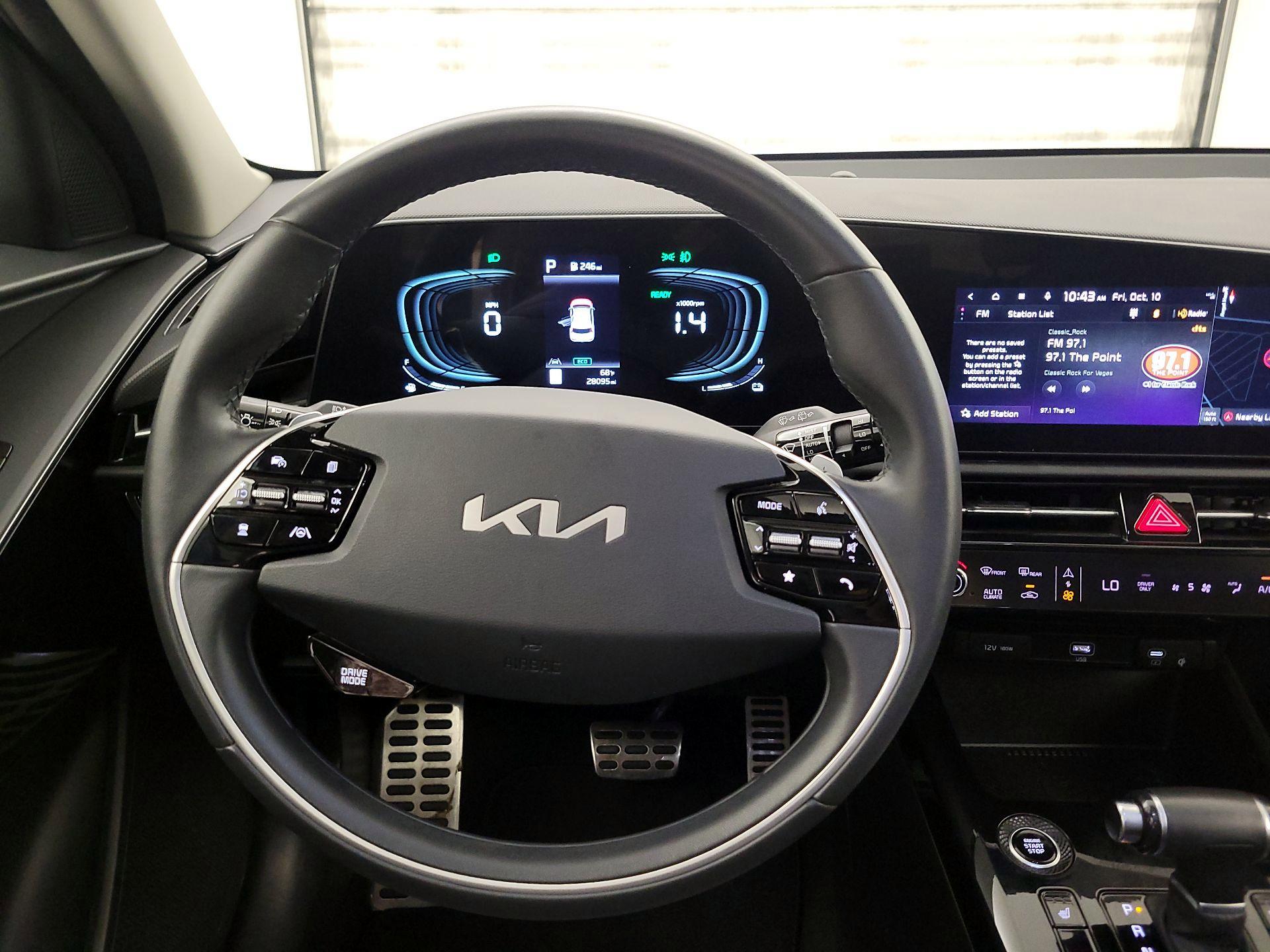 Thumbnail: 2023 Kia Niro - 10