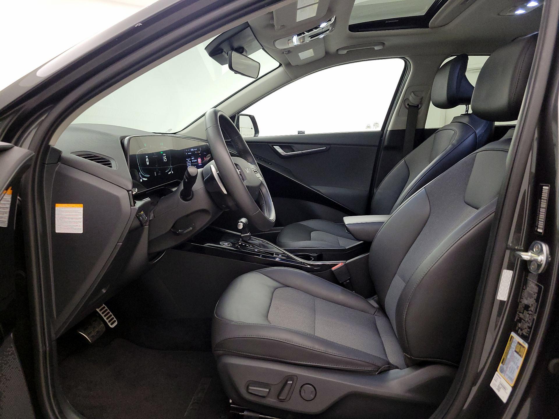 Thumbnail: 2023 Kia Niro - 11