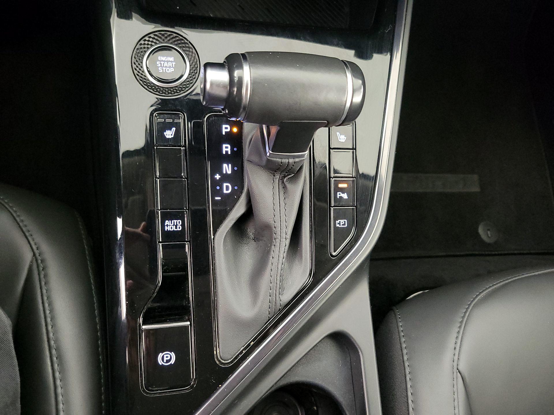 Thumbnail: 2023 Kia Niro - 17