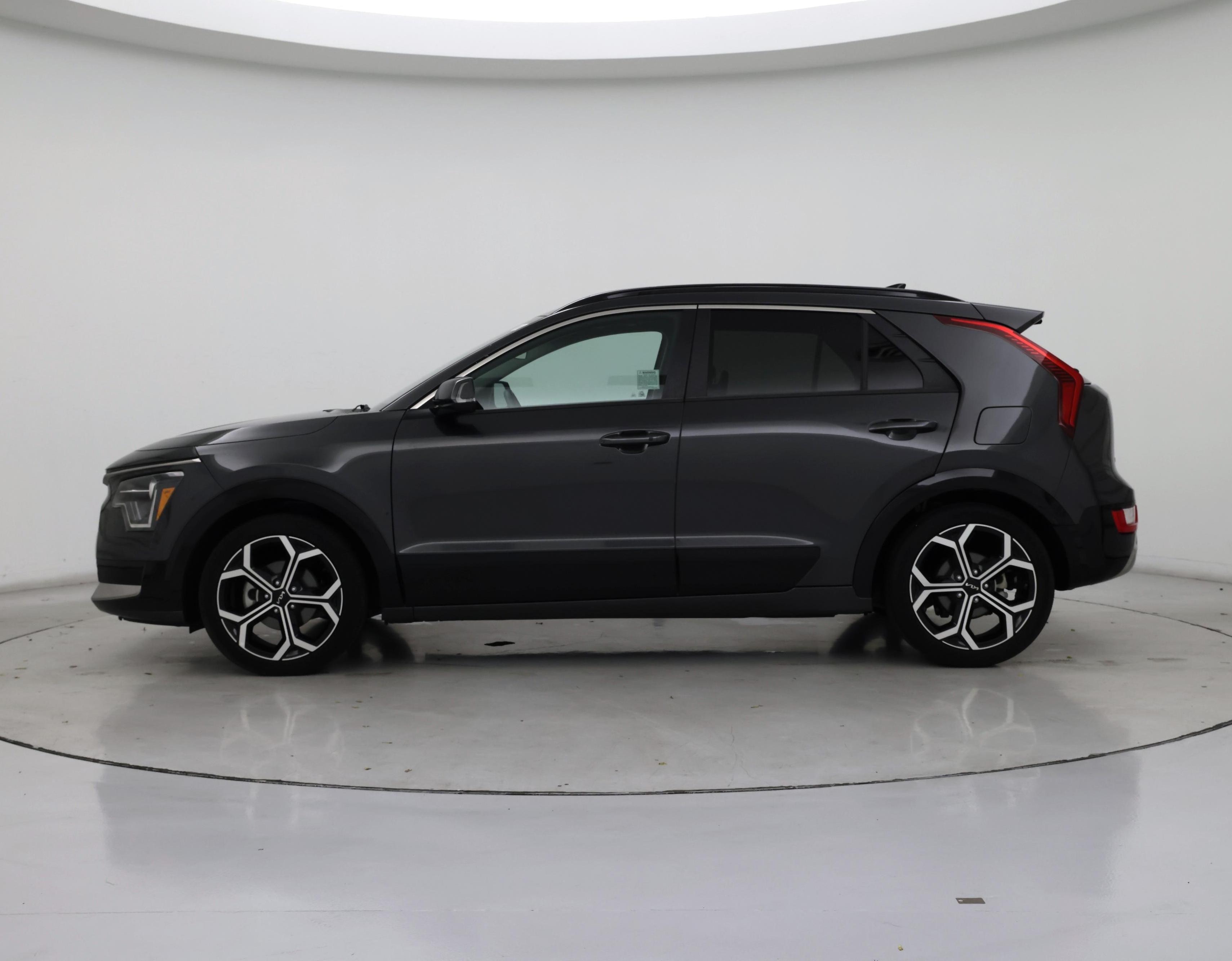 Thumbnail: 2023 Kia Niro - 3
