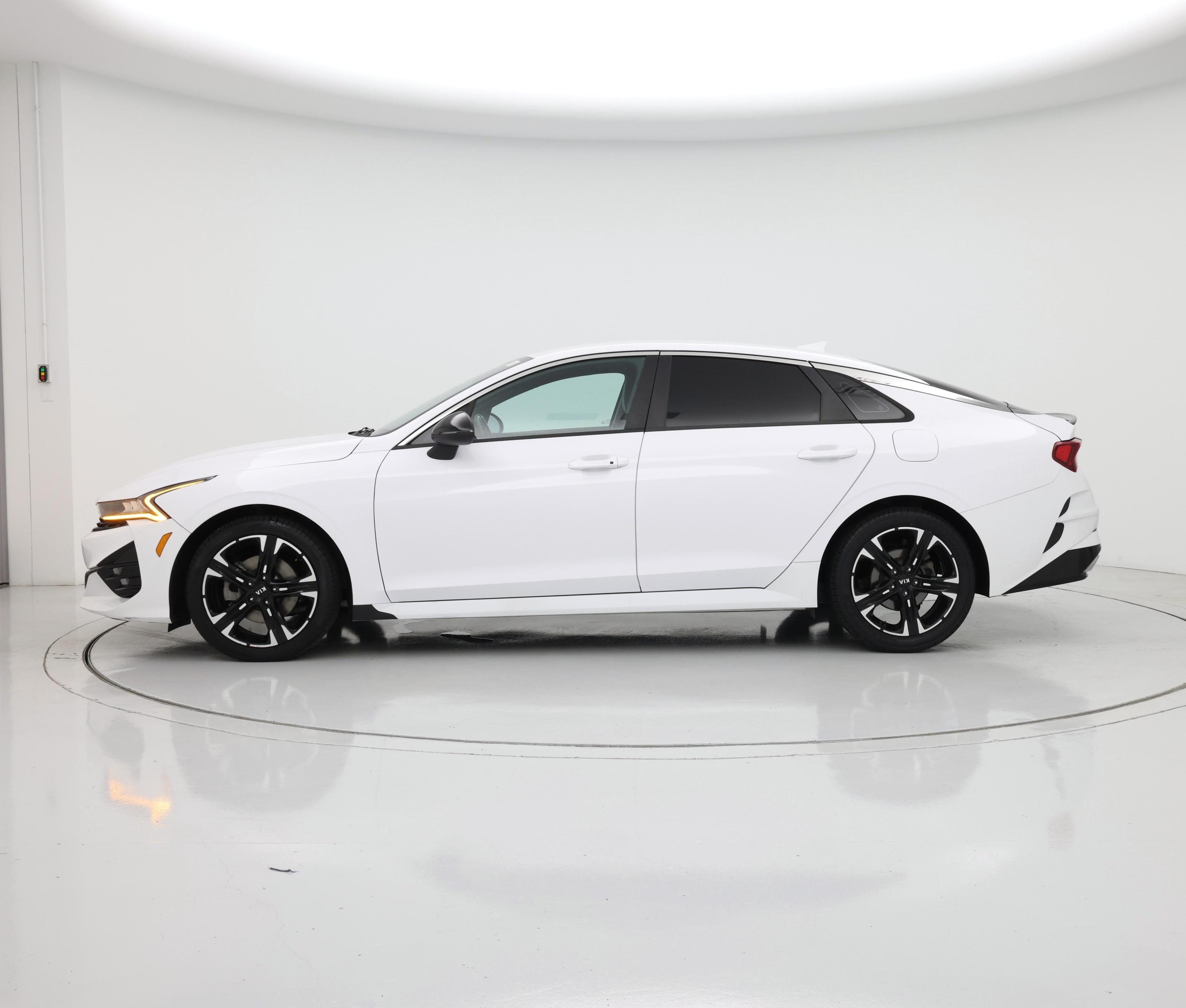 Thumbnail: 2021 Kia K5 - 3