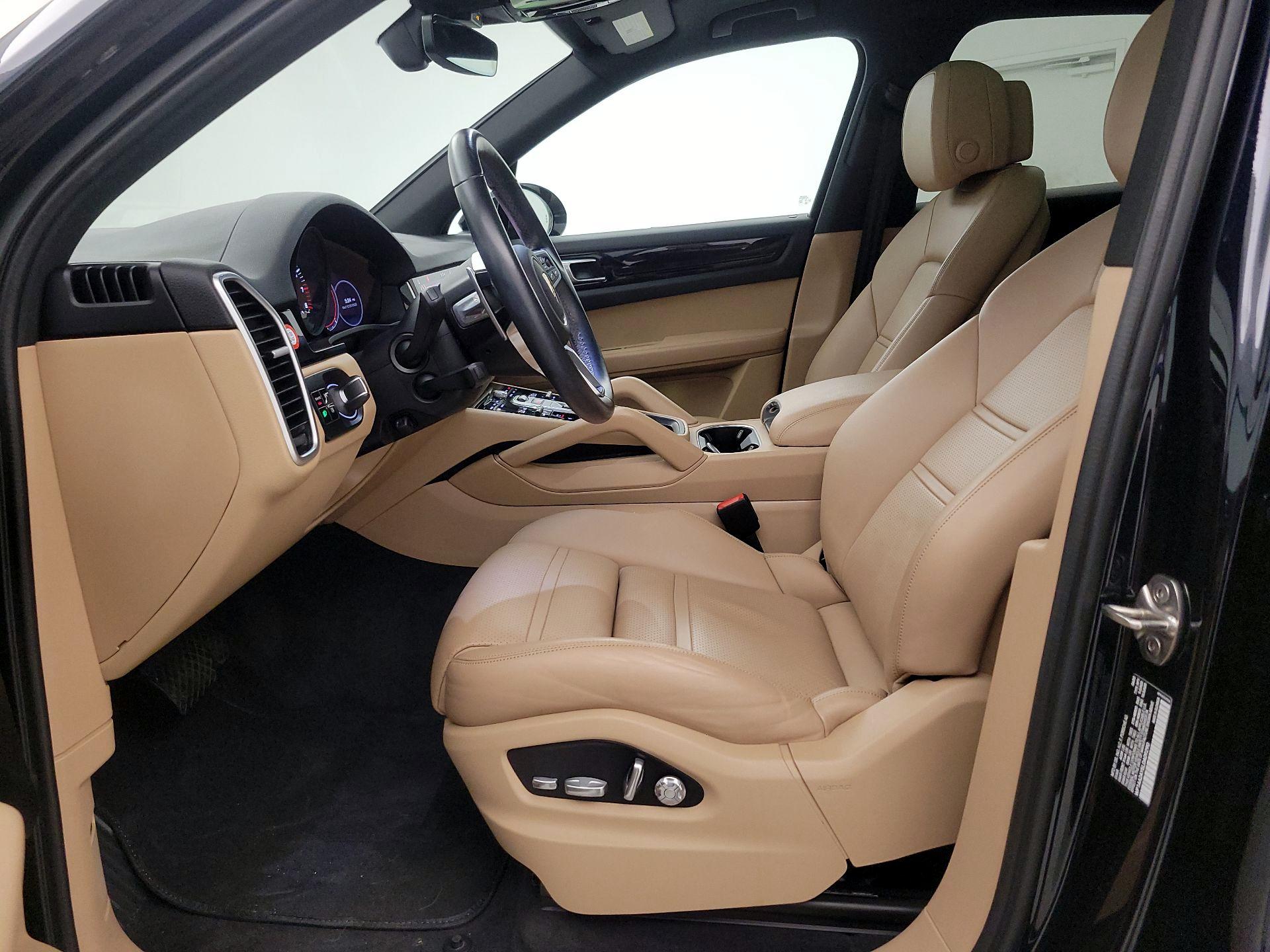 Thumbnail: 2020 Porsche Cayenne - 11