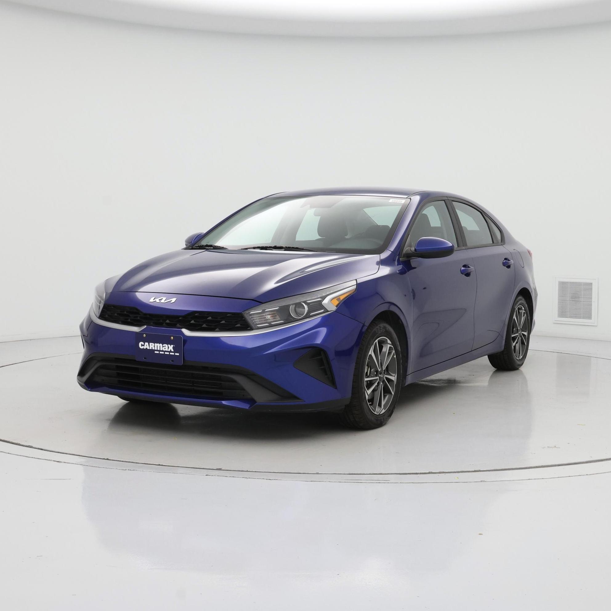 Thumbnail: 2023 Kia Forte - 4