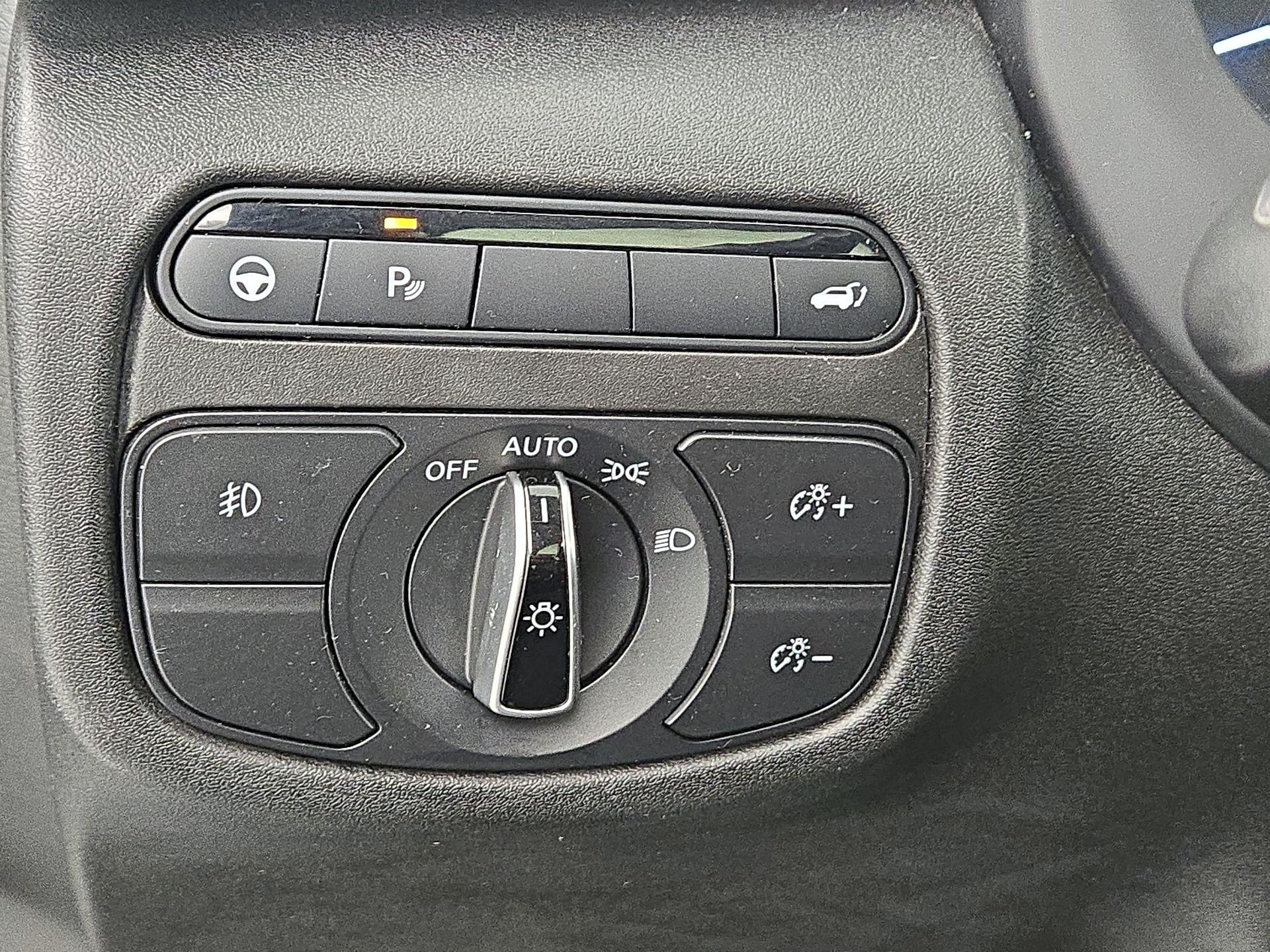 Thumbnail: 2022 INFINITI QX50 - 13