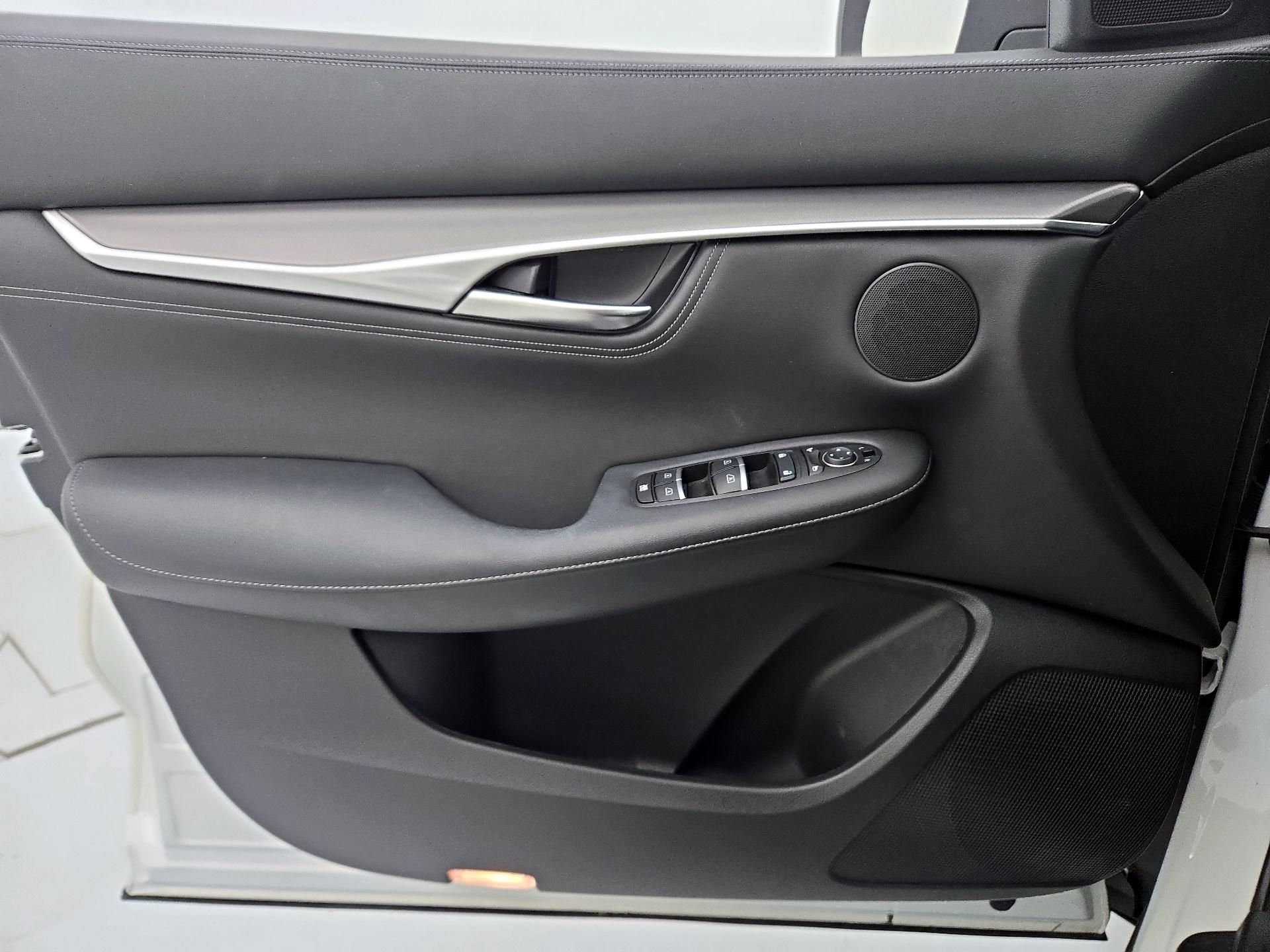 Thumbnail: 2023 INFINITI QX55 - 12