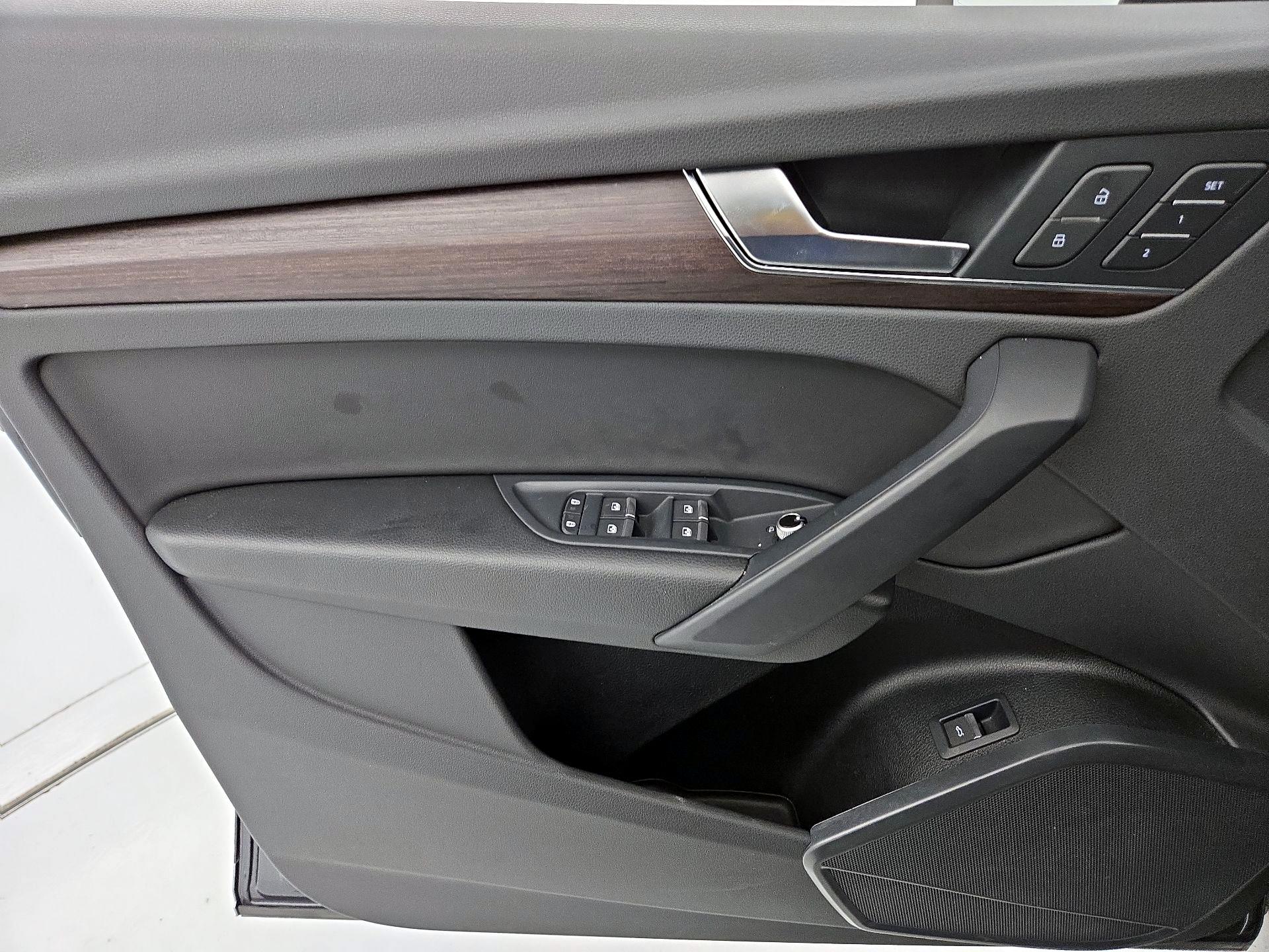 Thumbnail: 2023 Audi Q5 - 12