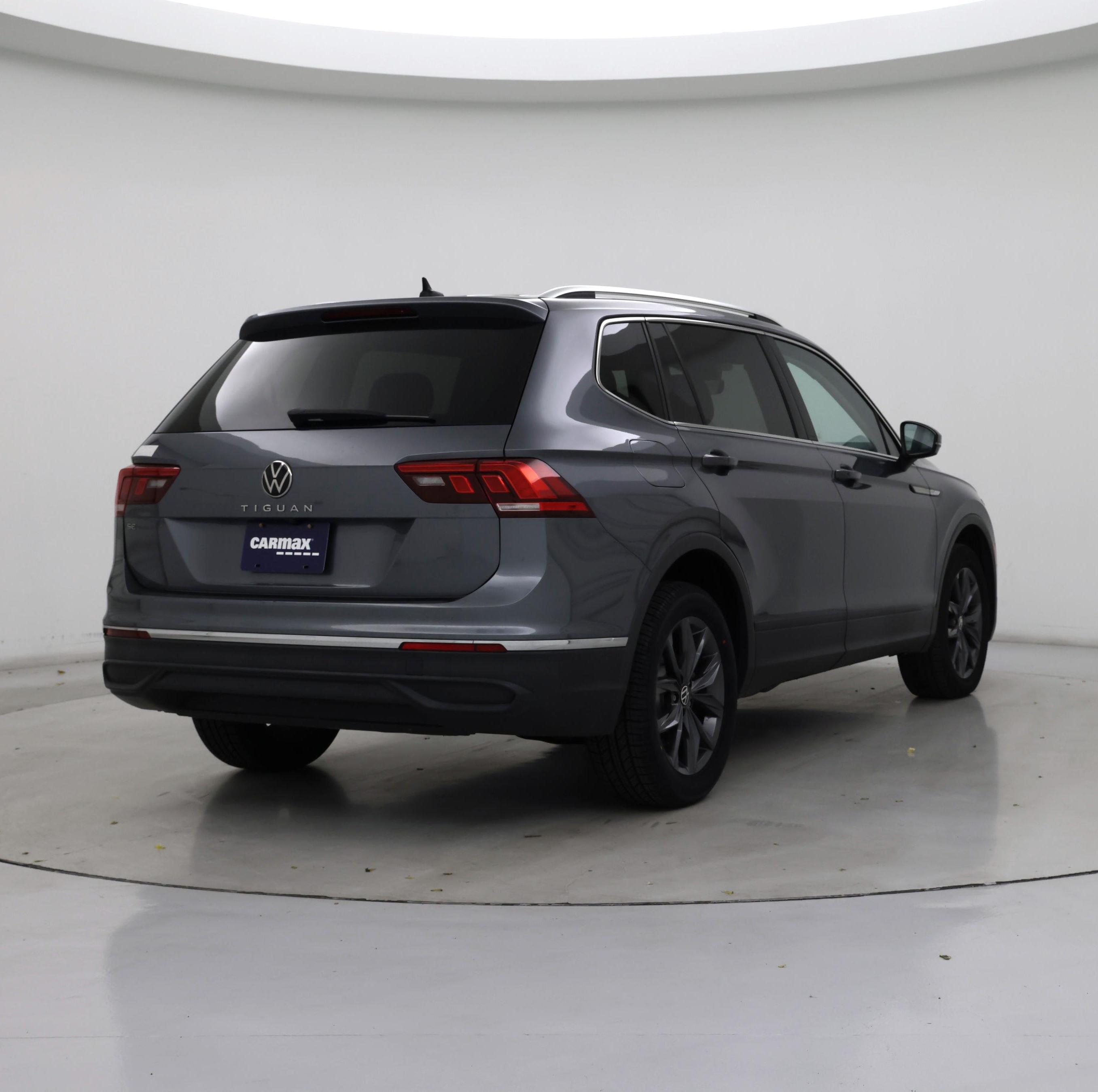 Thumbnail: 2022 Volkswagen Tiguan - 8