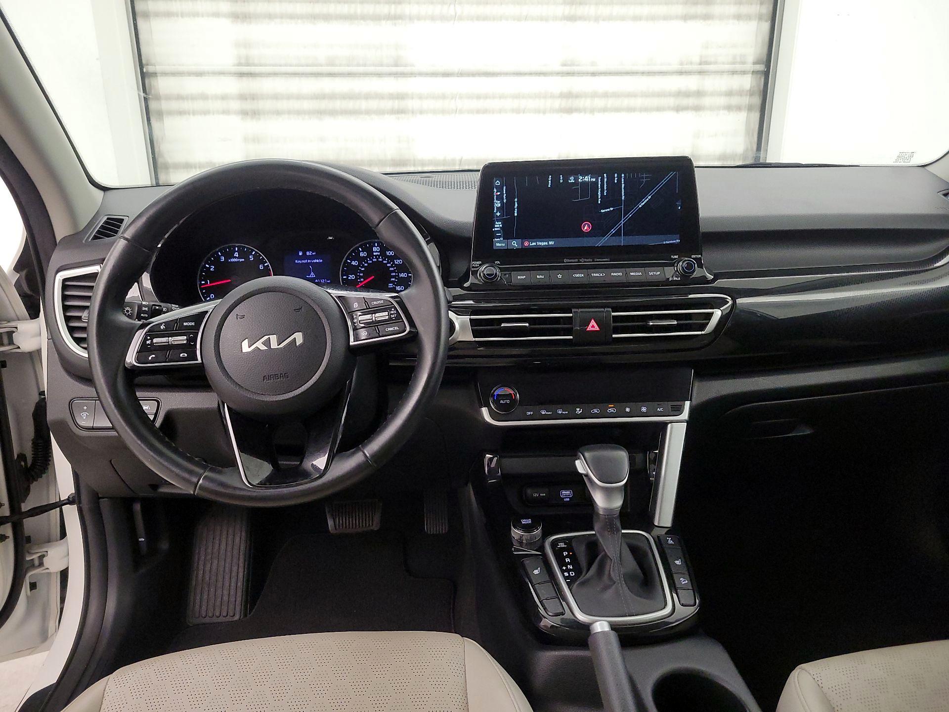 Thumbnail: 2023 Kia Seltos - 9