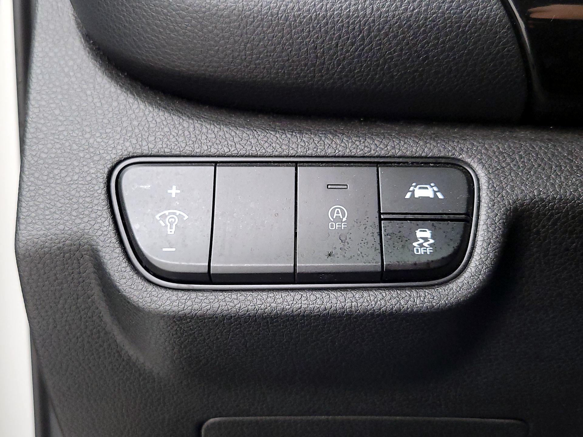 Thumbnail: 2023 Kia Seltos - 13