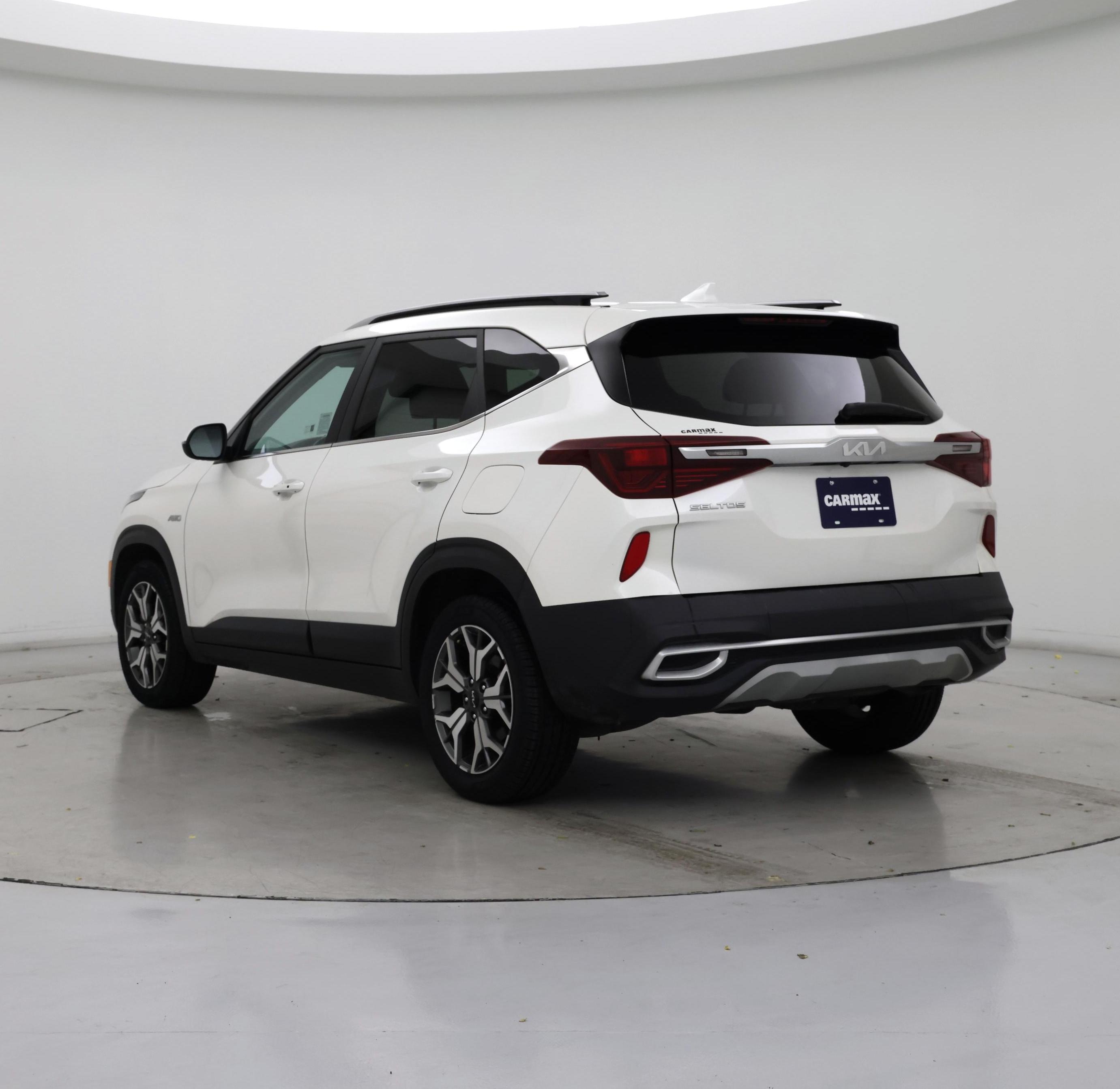 Thumbnail: 2023 Kia Seltos - 2