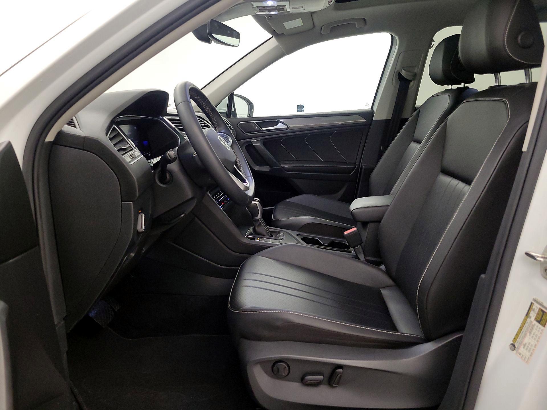 Thumbnail: 2022 Volkswagen Tiguan - 11