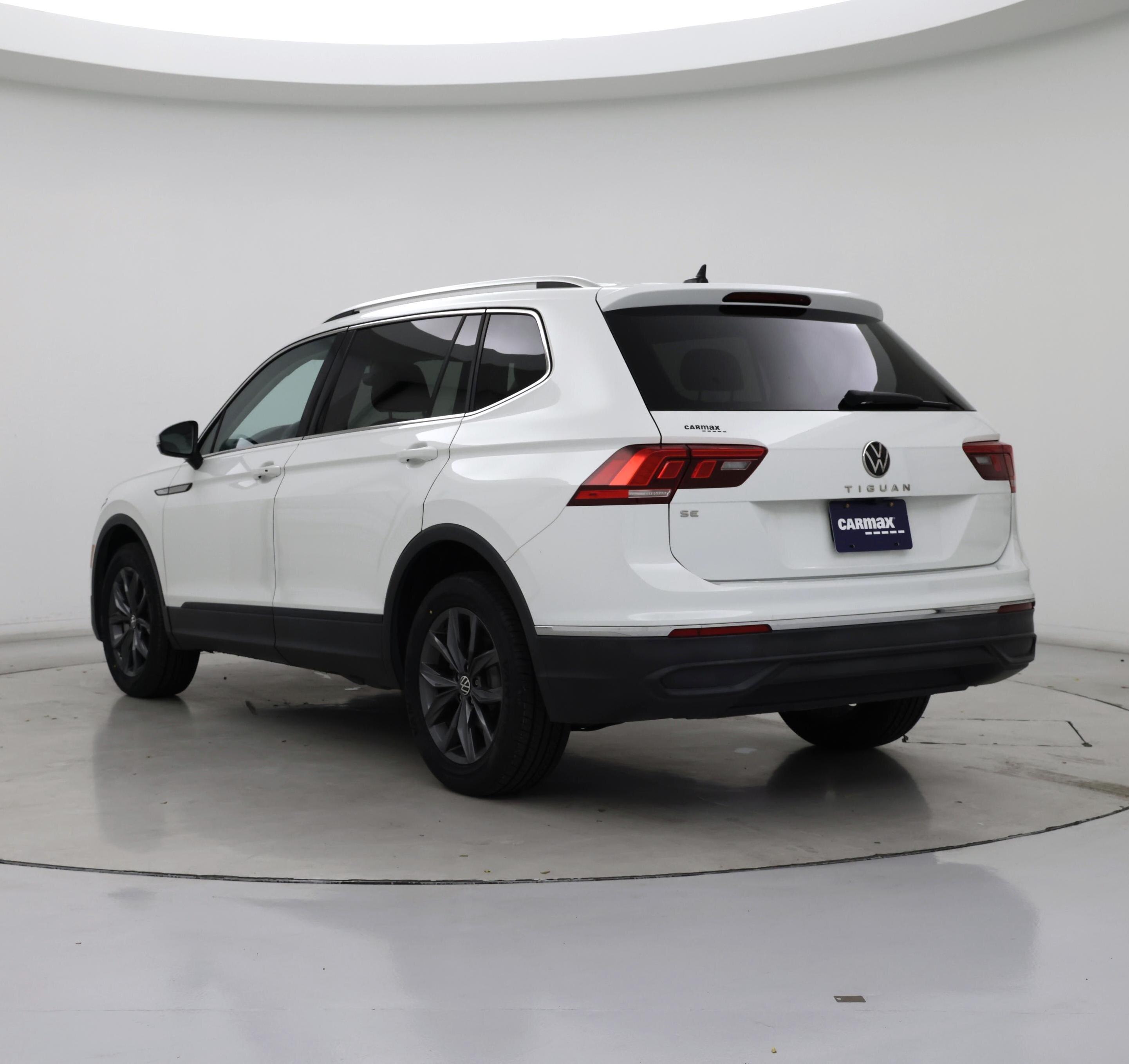 Thumbnail: 2022 Volkswagen Tiguan - 2