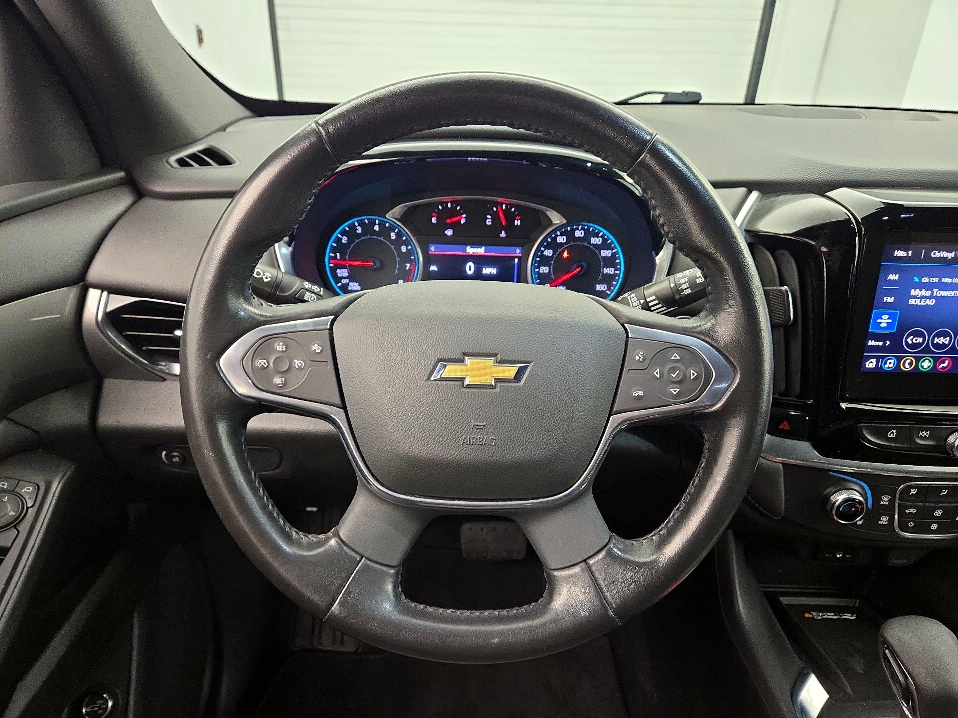 Thumbnail: 2022 Chevrolet Traverse - 10