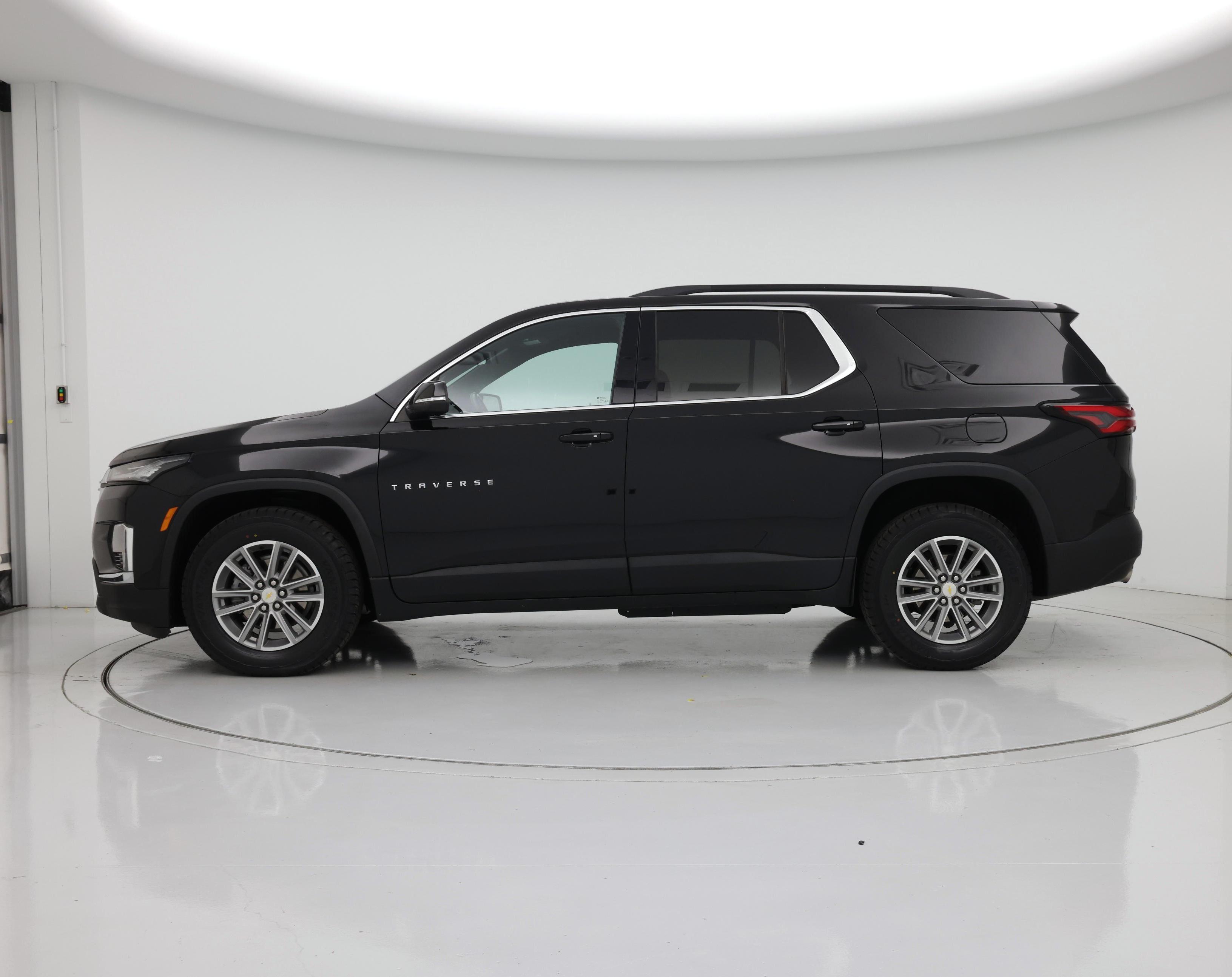 Thumbnail: 2022 Chevrolet Traverse - 3