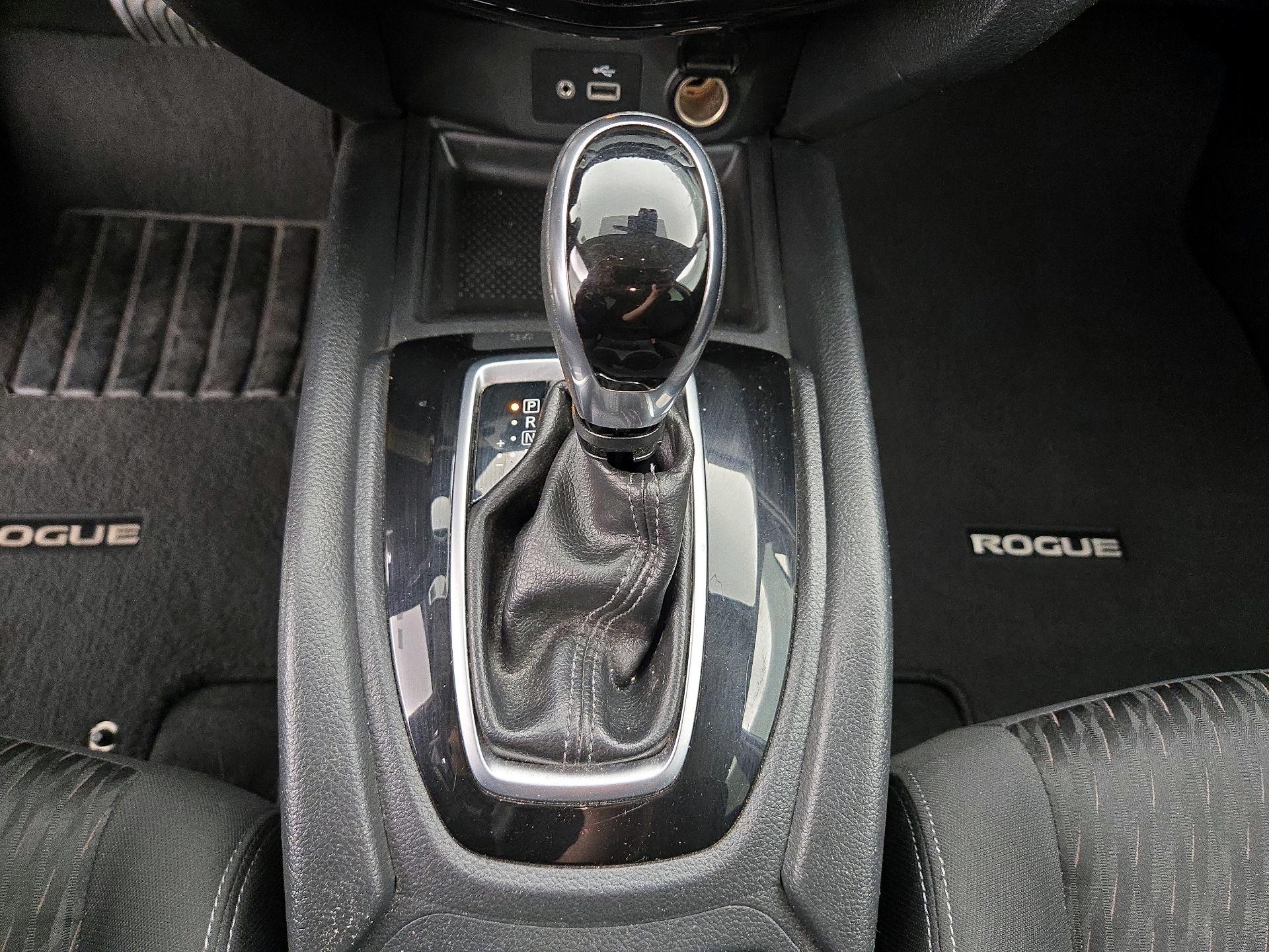 Thumbnail: 2020 Nissan Rogue - 17