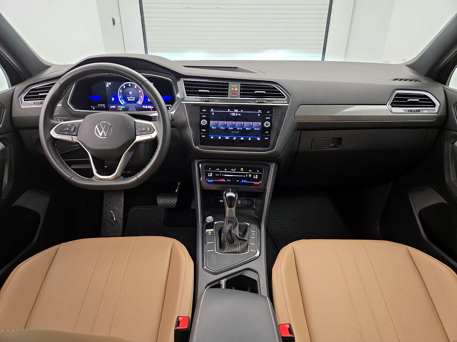 Thumbnail: 2022 Volkswagen Tiguan - 9