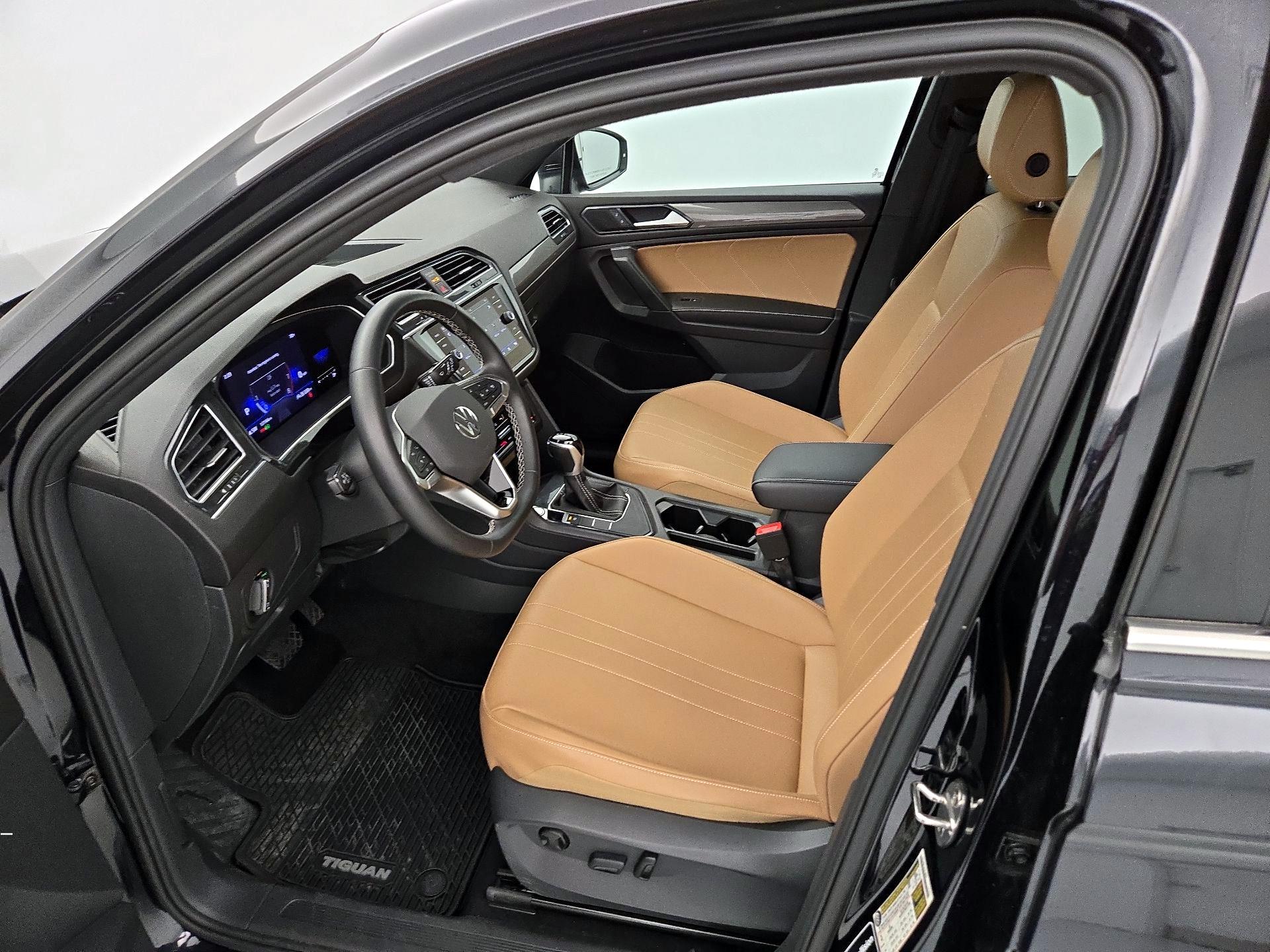 Thumbnail: 2022 Volkswagen Tiguan - 11