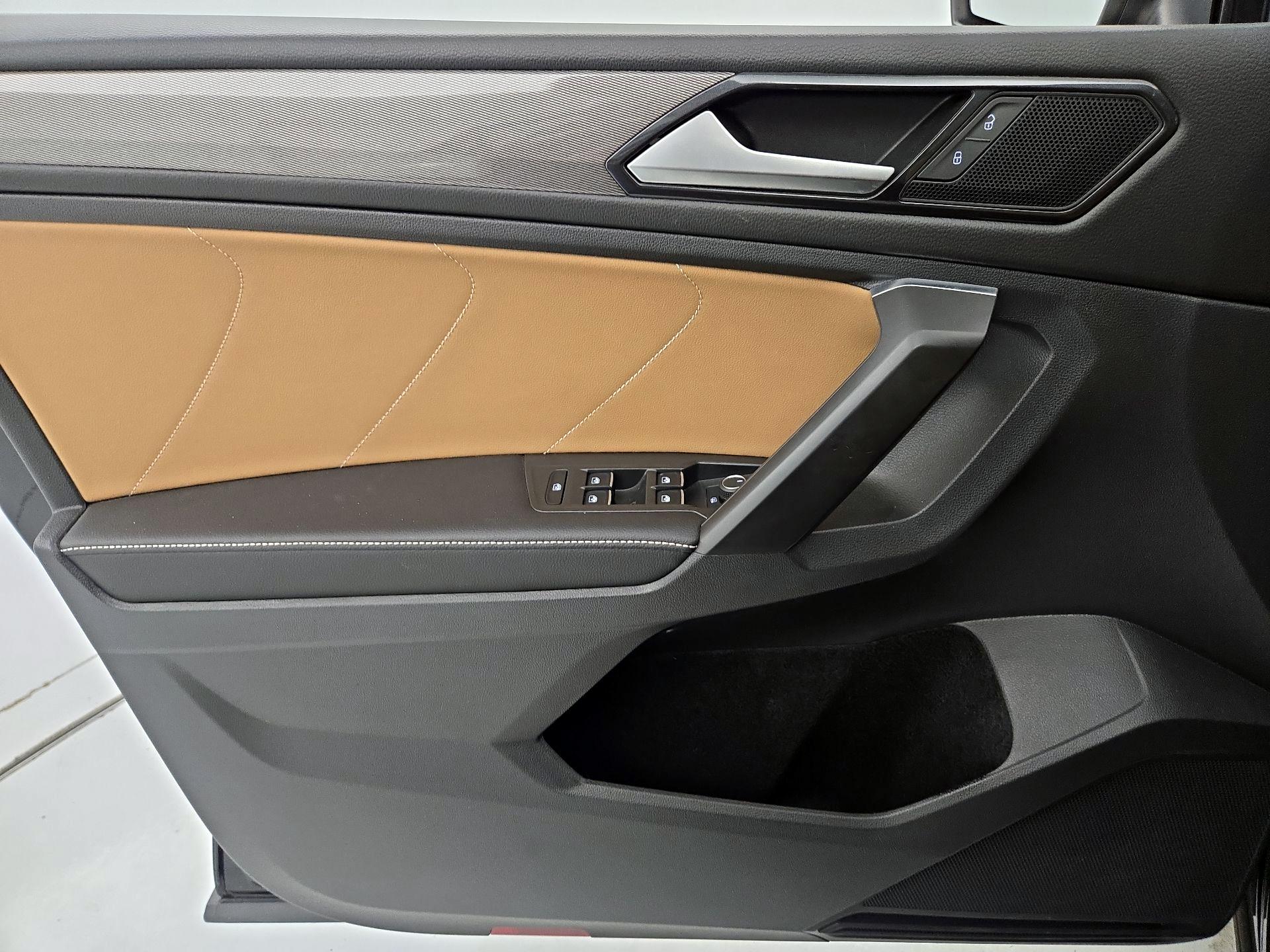 Thumbnail: 2022 Volkswagen Tiguan - 12