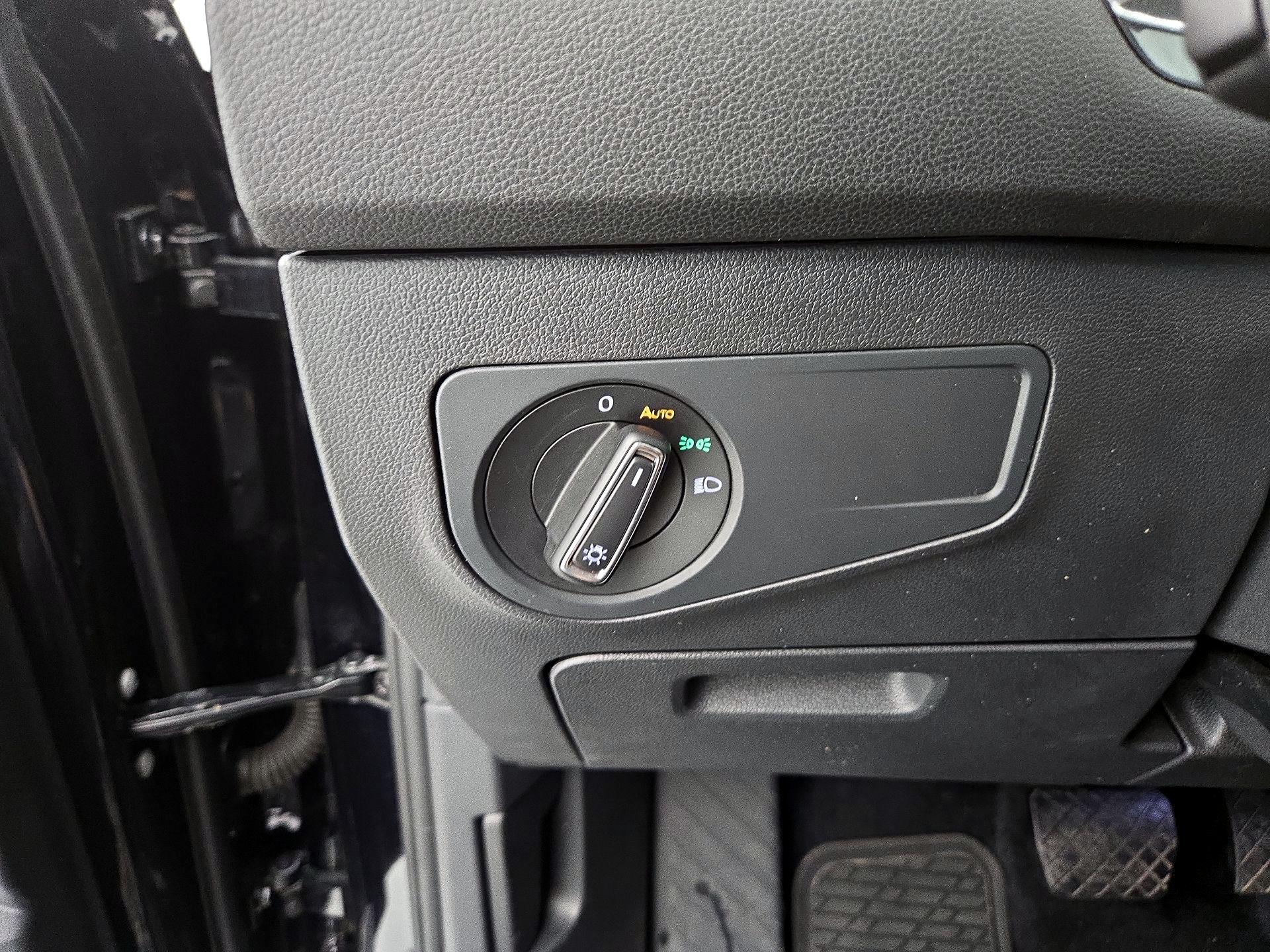 Thumbnail: 2022 Volkswagen Tiguan - 13