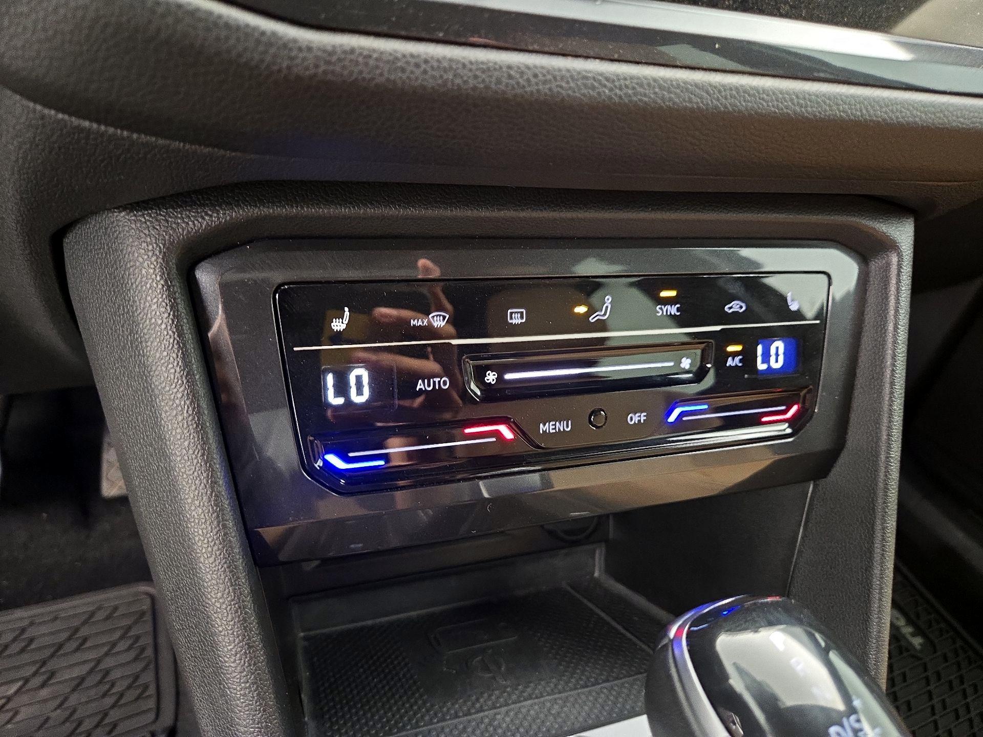 Thumbnail: 2022 Volkswagen Tiguan - 16