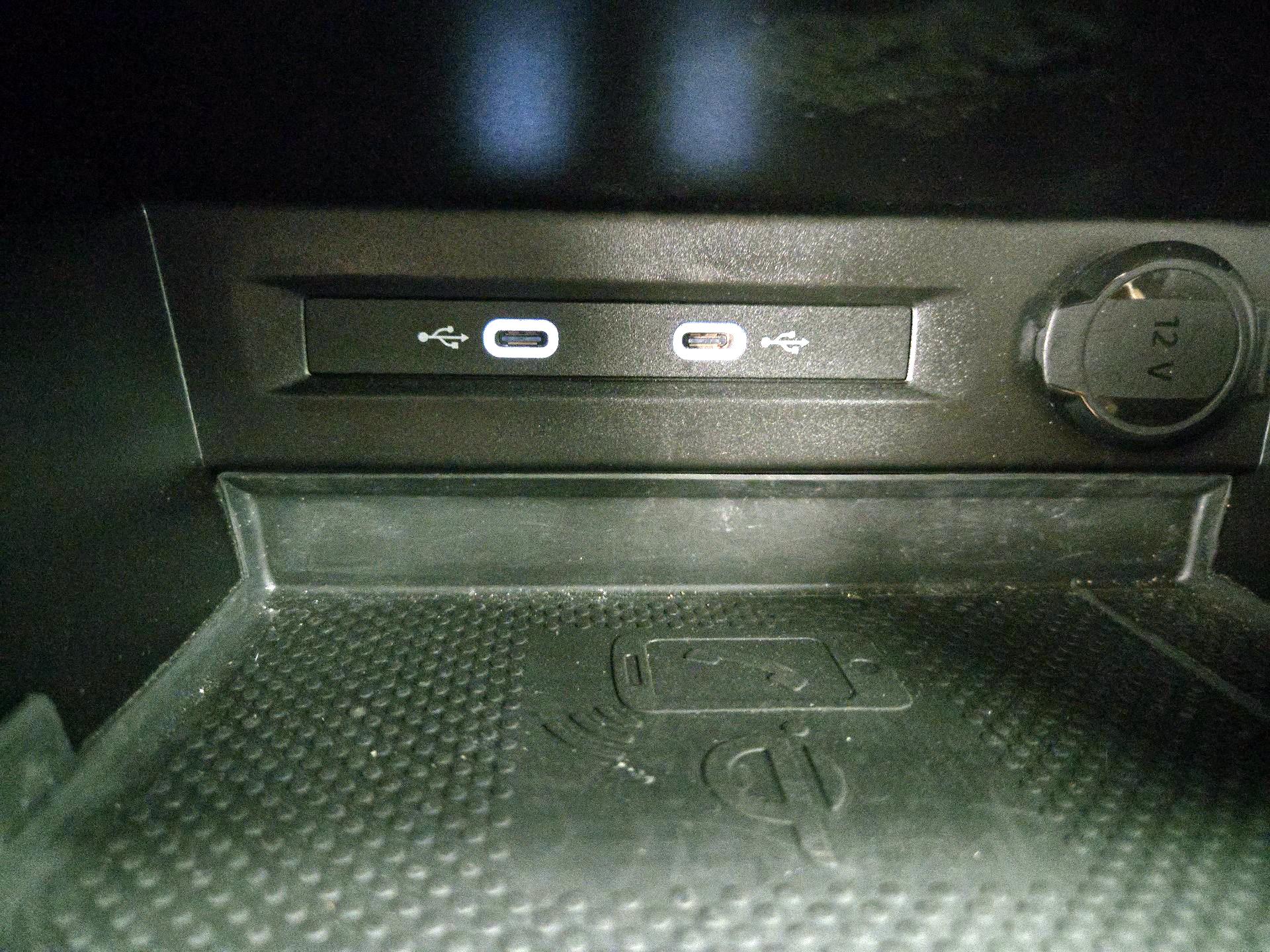 Thumbnail: 2022 Volkswagen Tiguan - 18