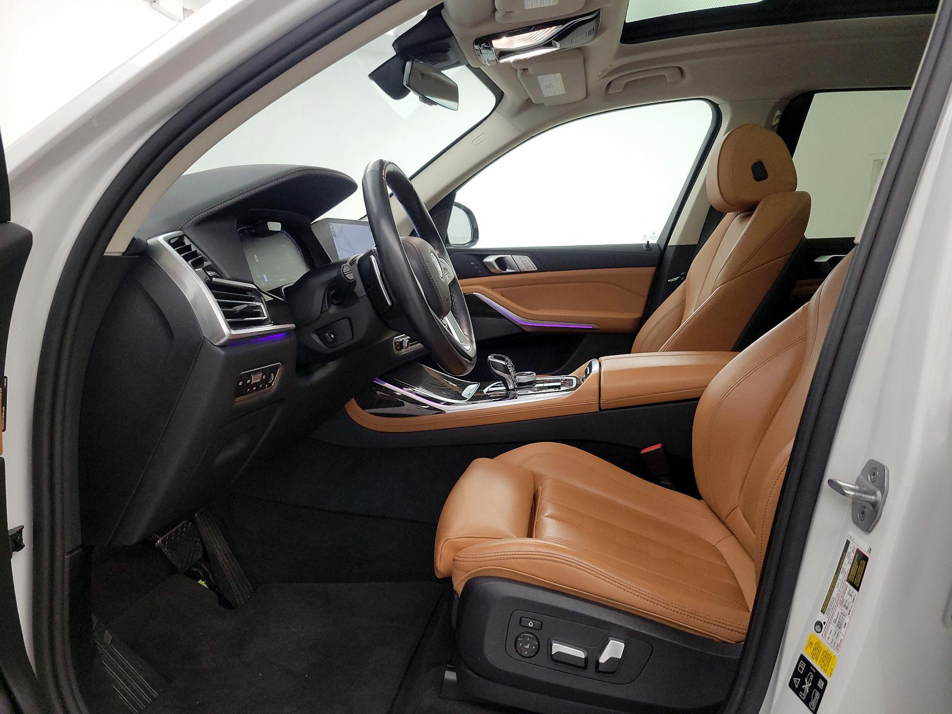 Thumbnail: 2021 BMW X7 - 11