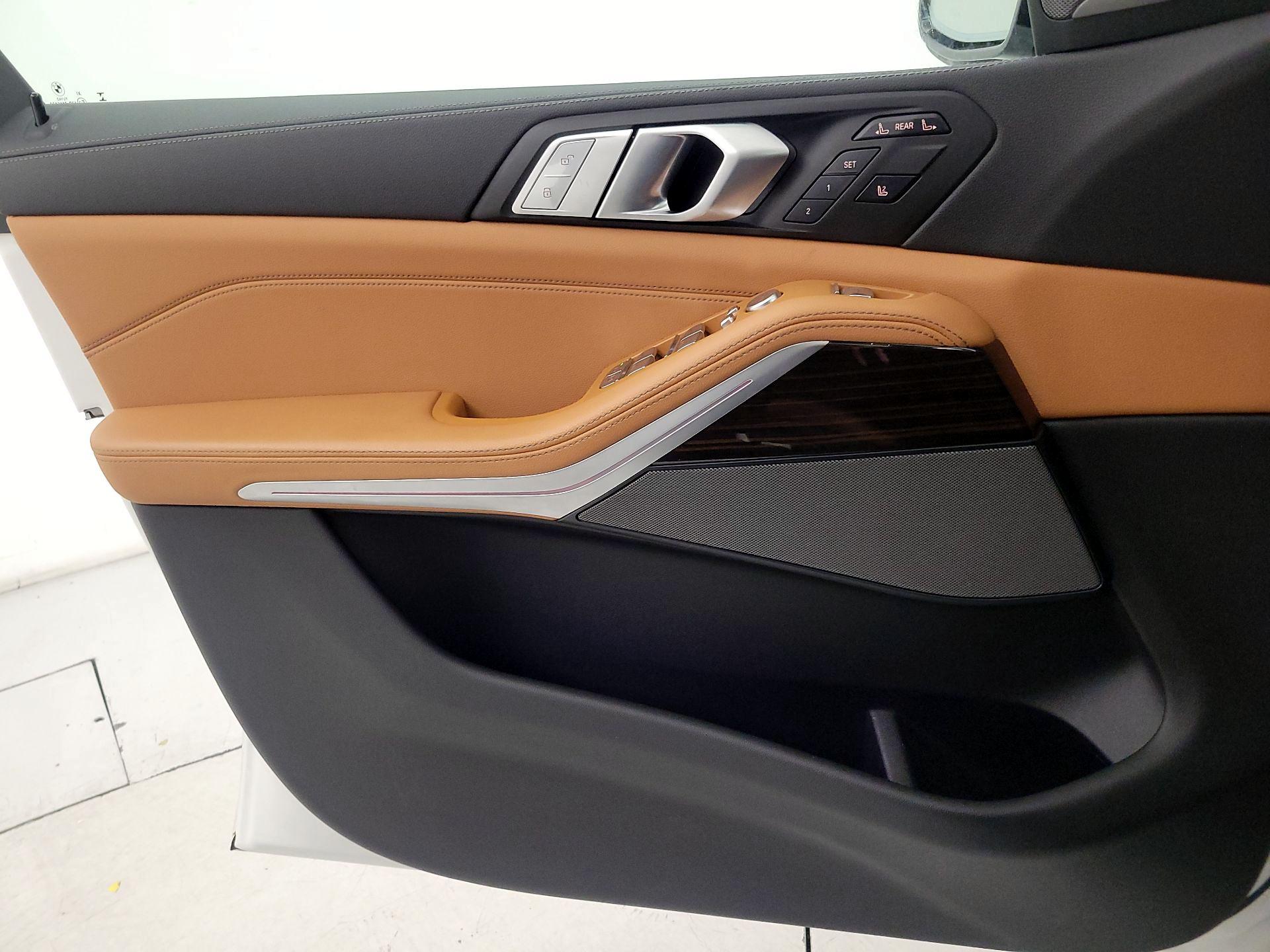 Thumbnail: 2021 BMW X7 - 12