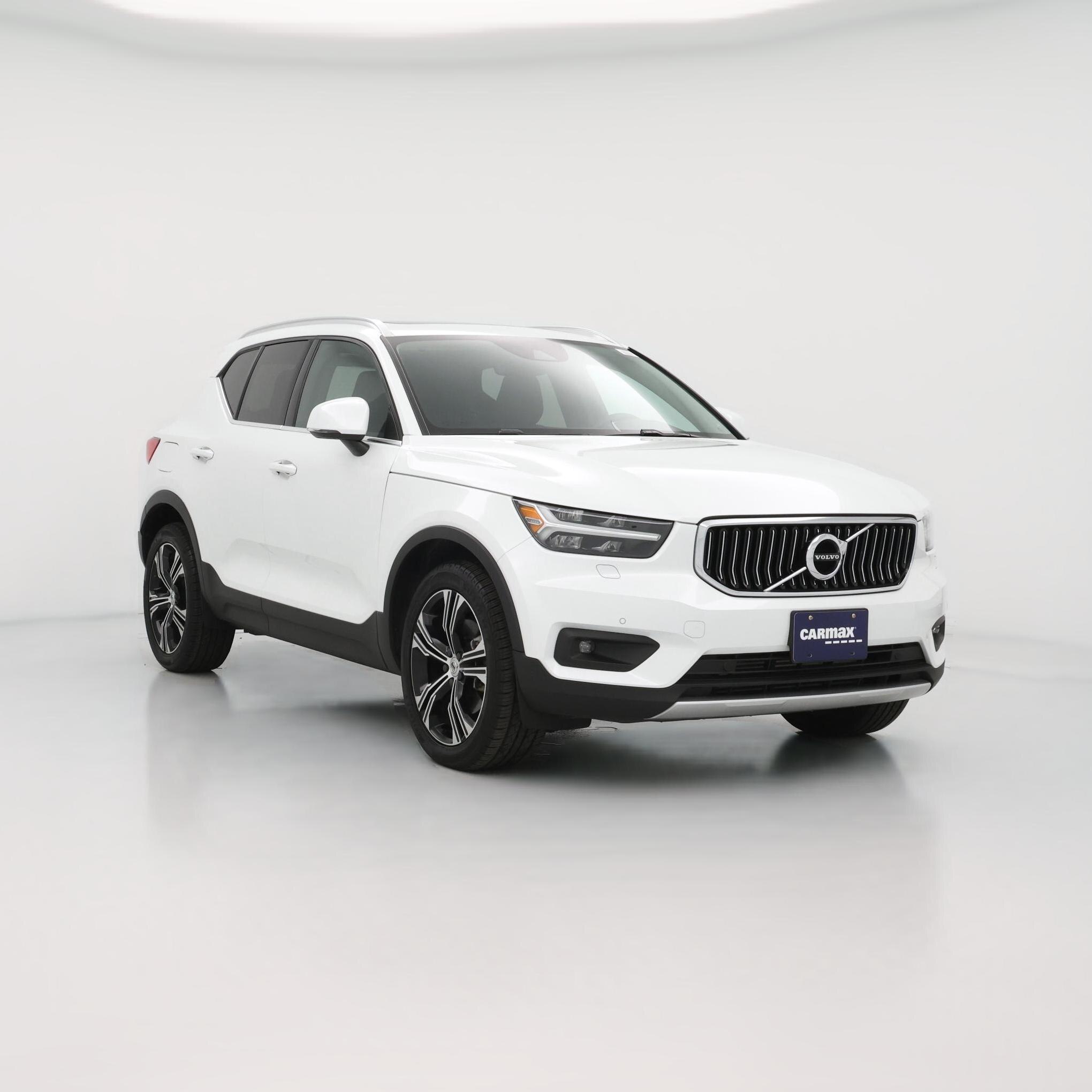 Thumbnail: 2022 Volvo XC40 - 1
