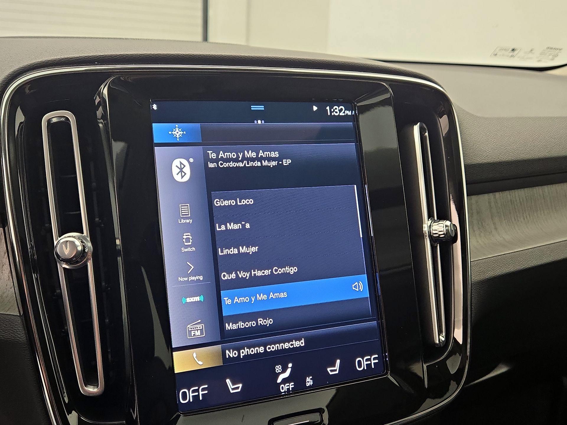 Thumbnail: 2022 Volvo XC40 - 15