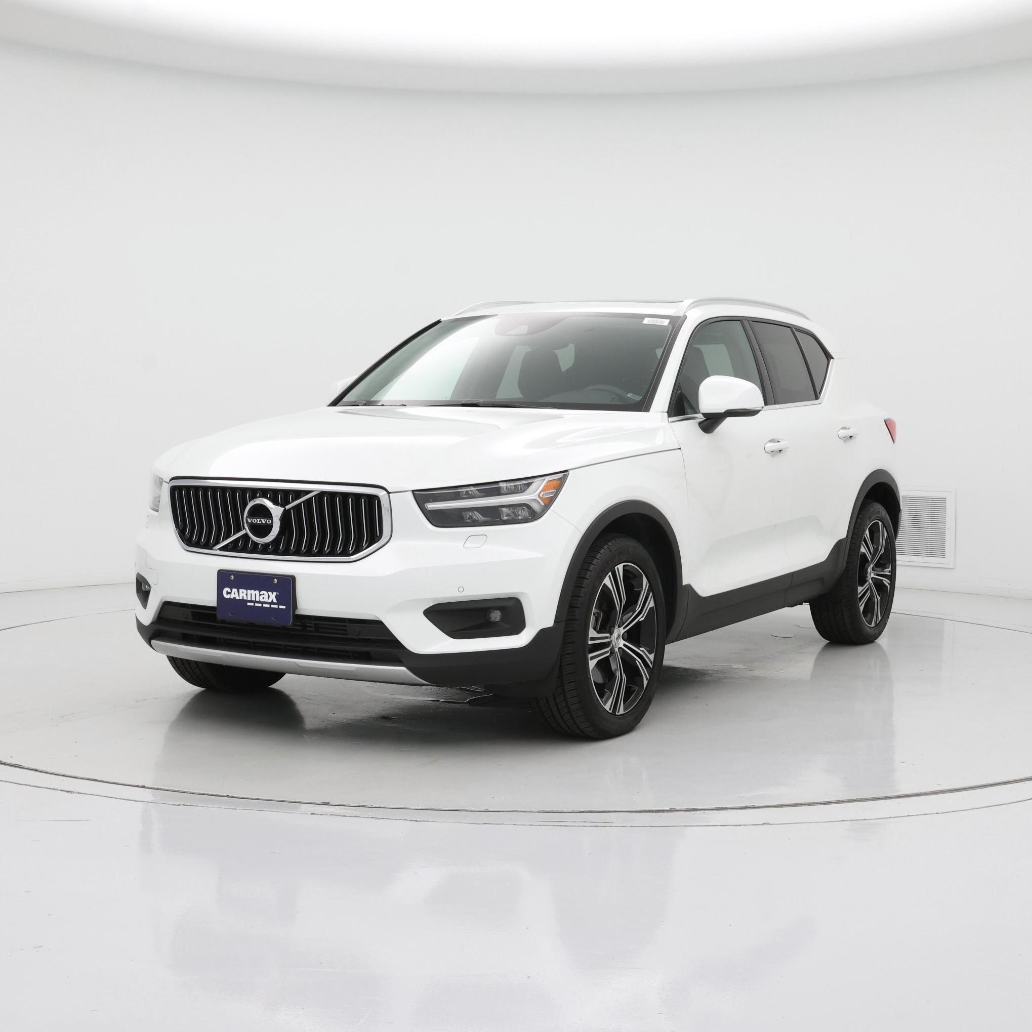 Thumbnail: 2022 Volvo XC40 - 4
