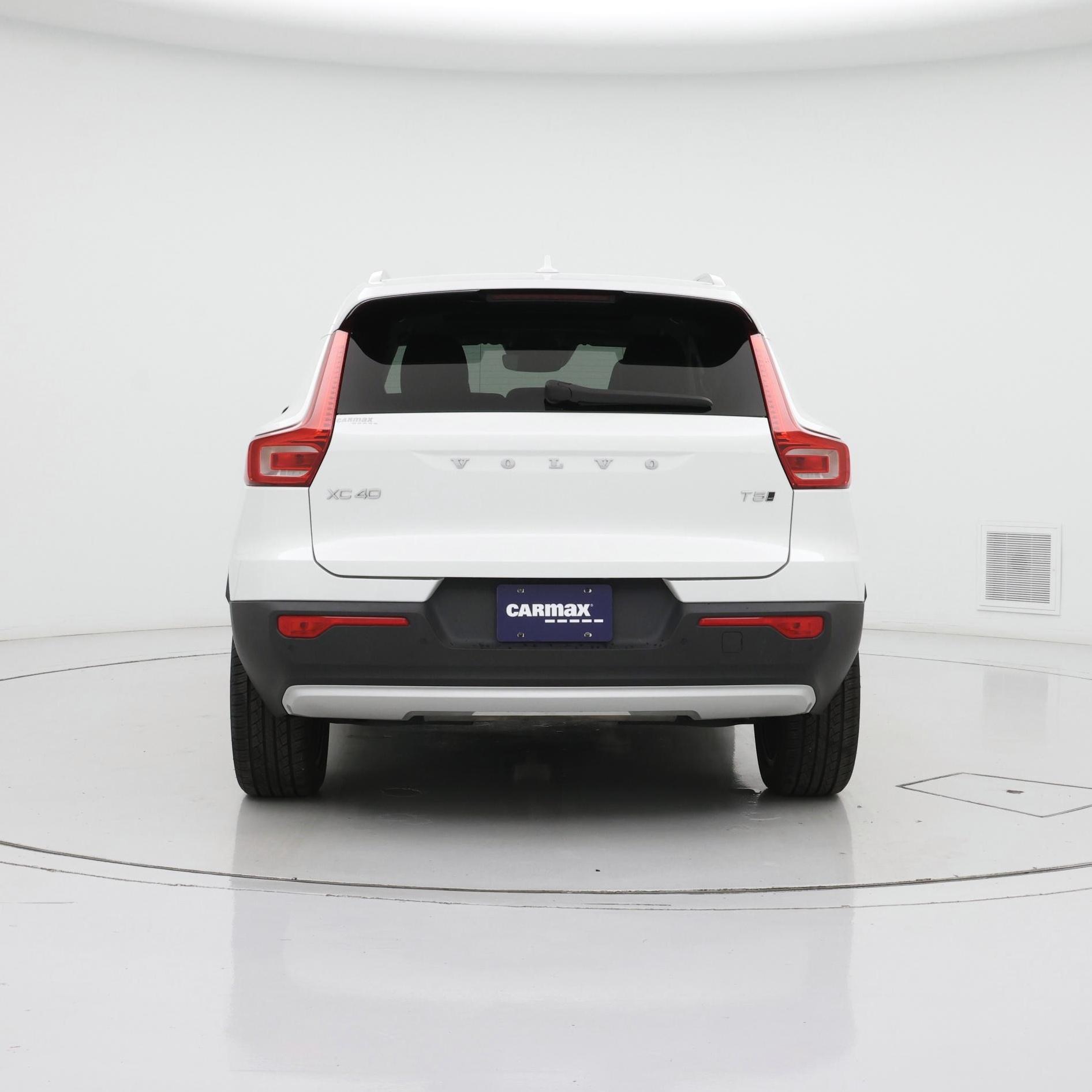 Thumbnail: 2022 Volvo XC40 - 6