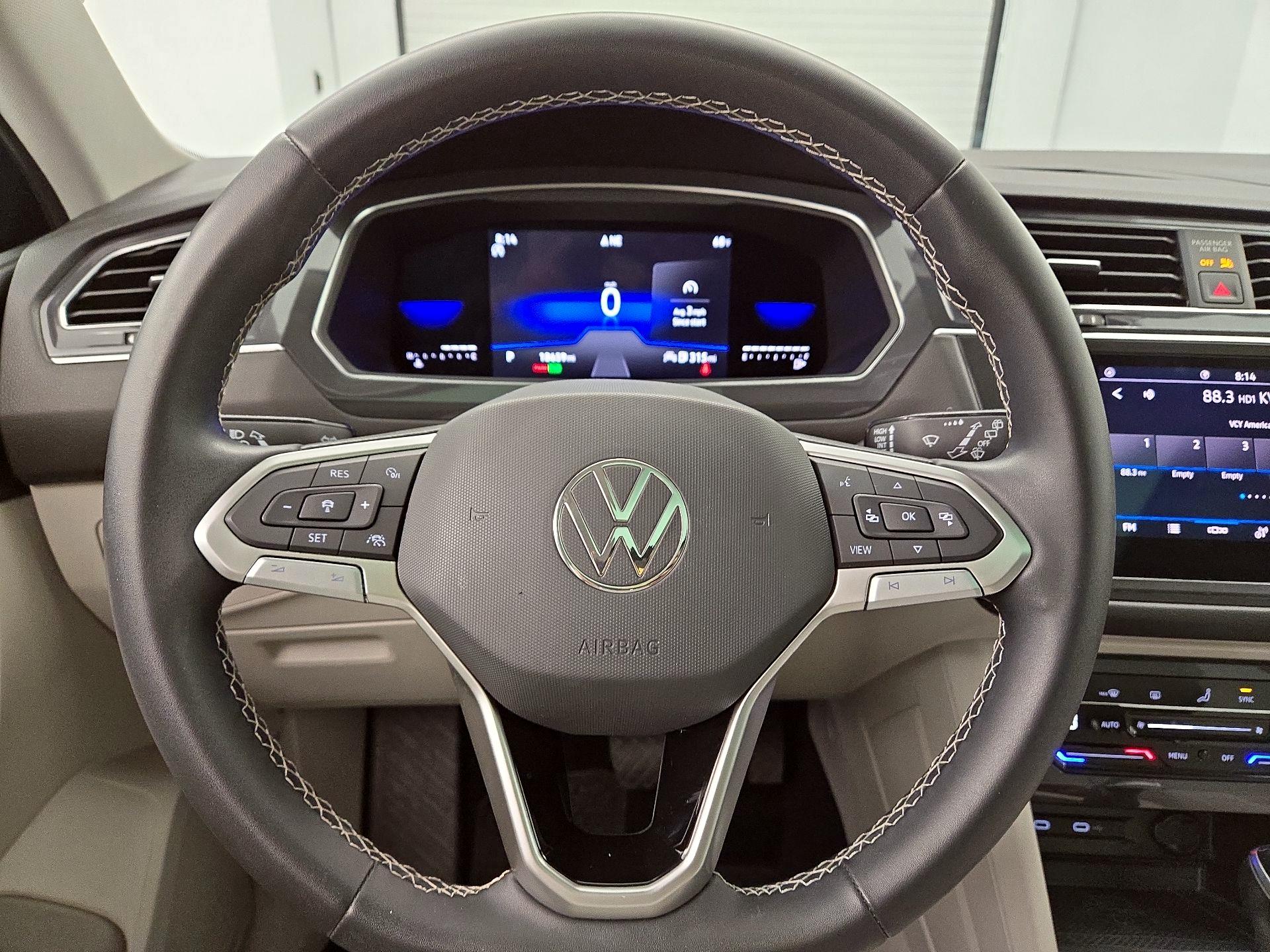 Thumbnail: 2022 Volkswagen Tiguan - 10