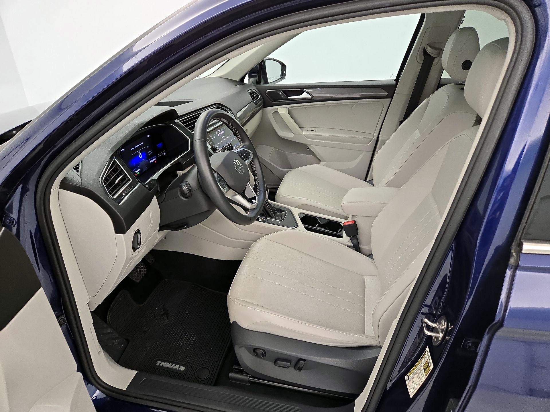 Thumbnail: 2022 Volkswagen Tiguan - 11