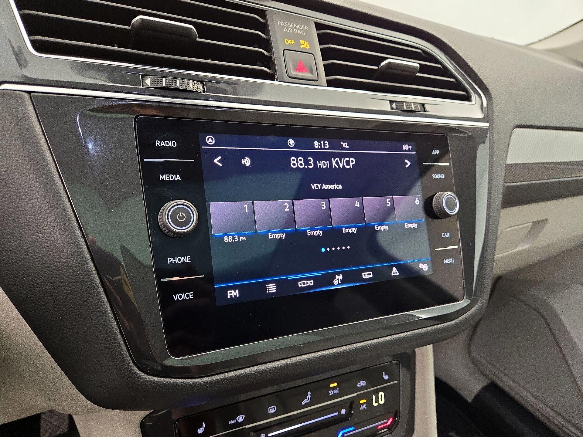 Thumbnail: 2022 Volkswagen Tiguan - 15