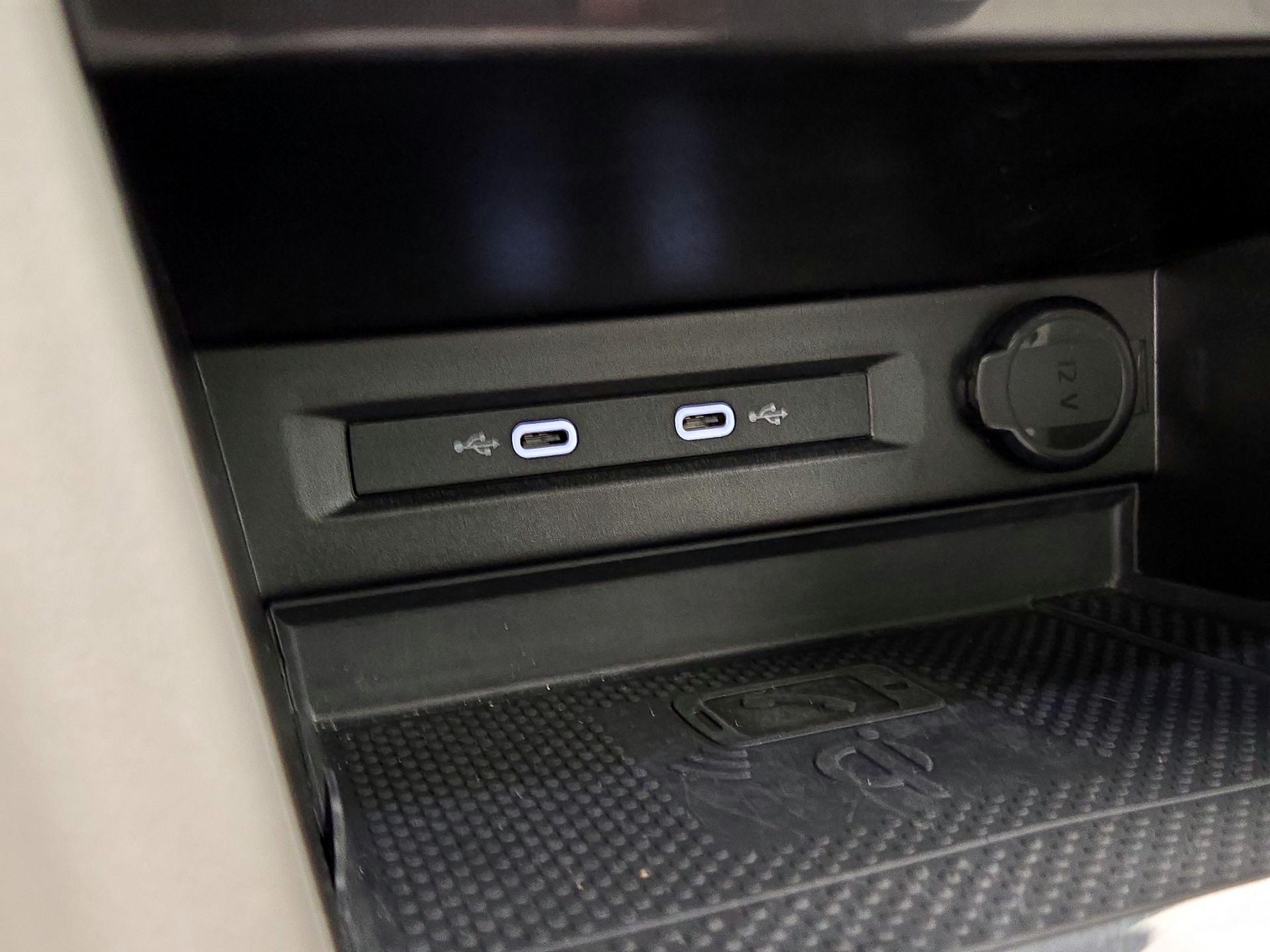 Thumbnail: 2022 Volkswagen Tiguan - 18