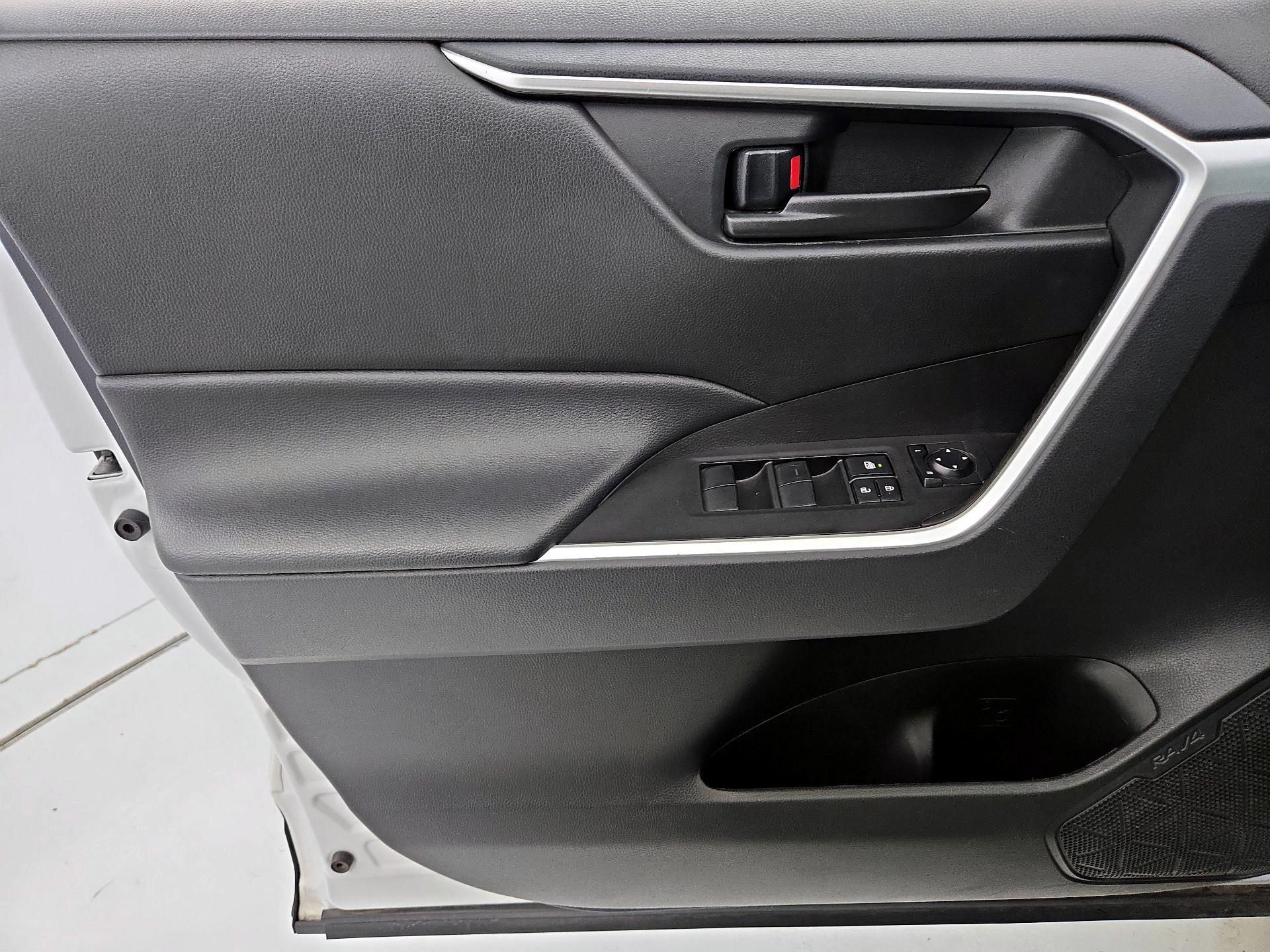 Thumbnail: 2023 Toyota RAV4 - 12