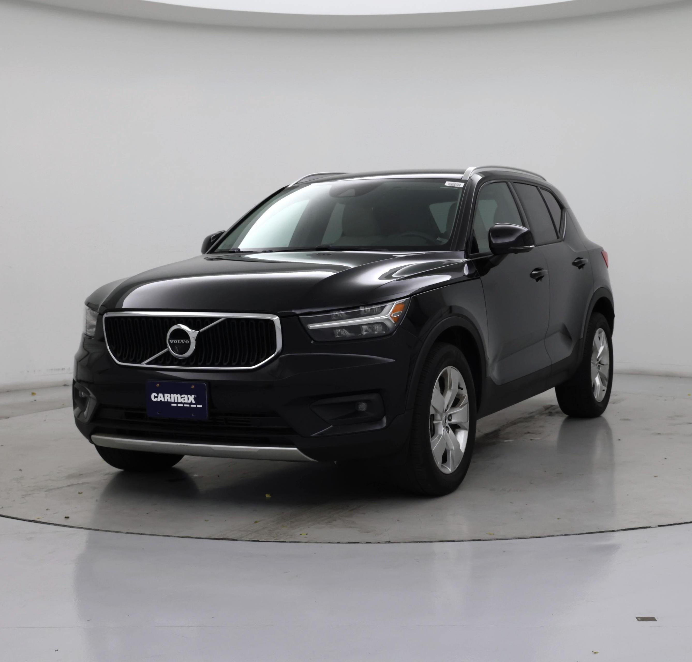 Thumbnail: 2022 Volvo XC40 - 4