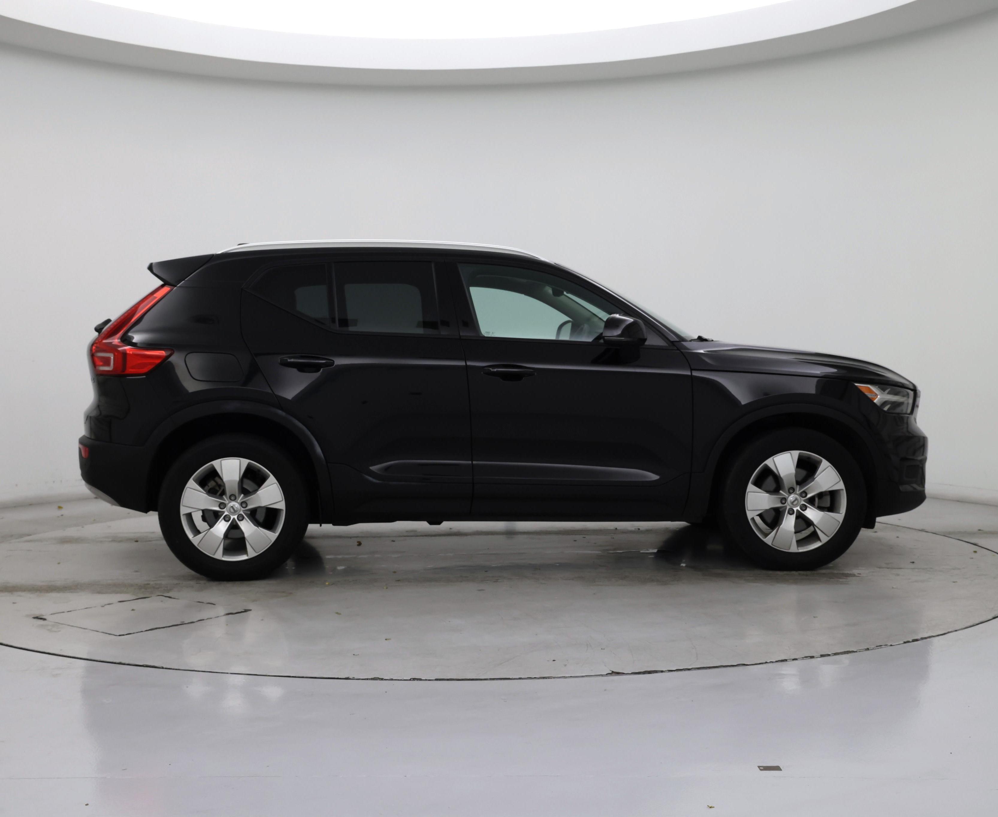 Thumbnail: 2022 Volvo XC40 - 7
