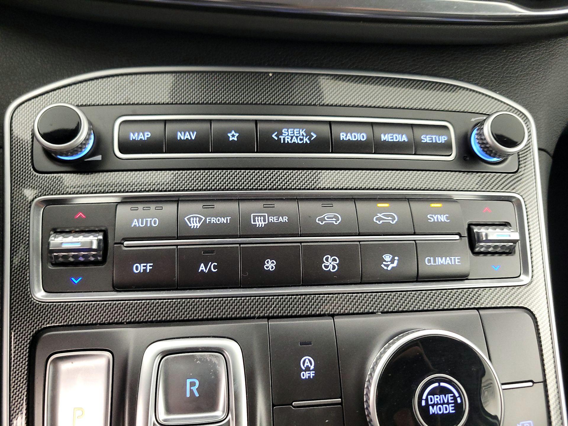 Thumbnail: 2023 Hyundai Santa Fe - 17