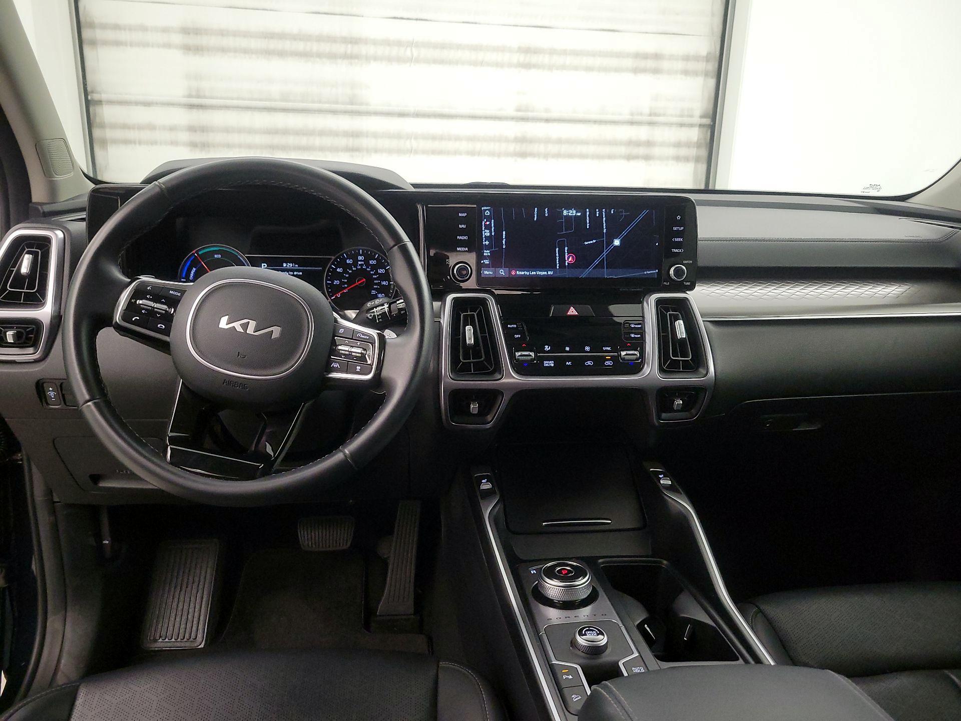 Thumbnail: 2023 Kia Sorento - 9