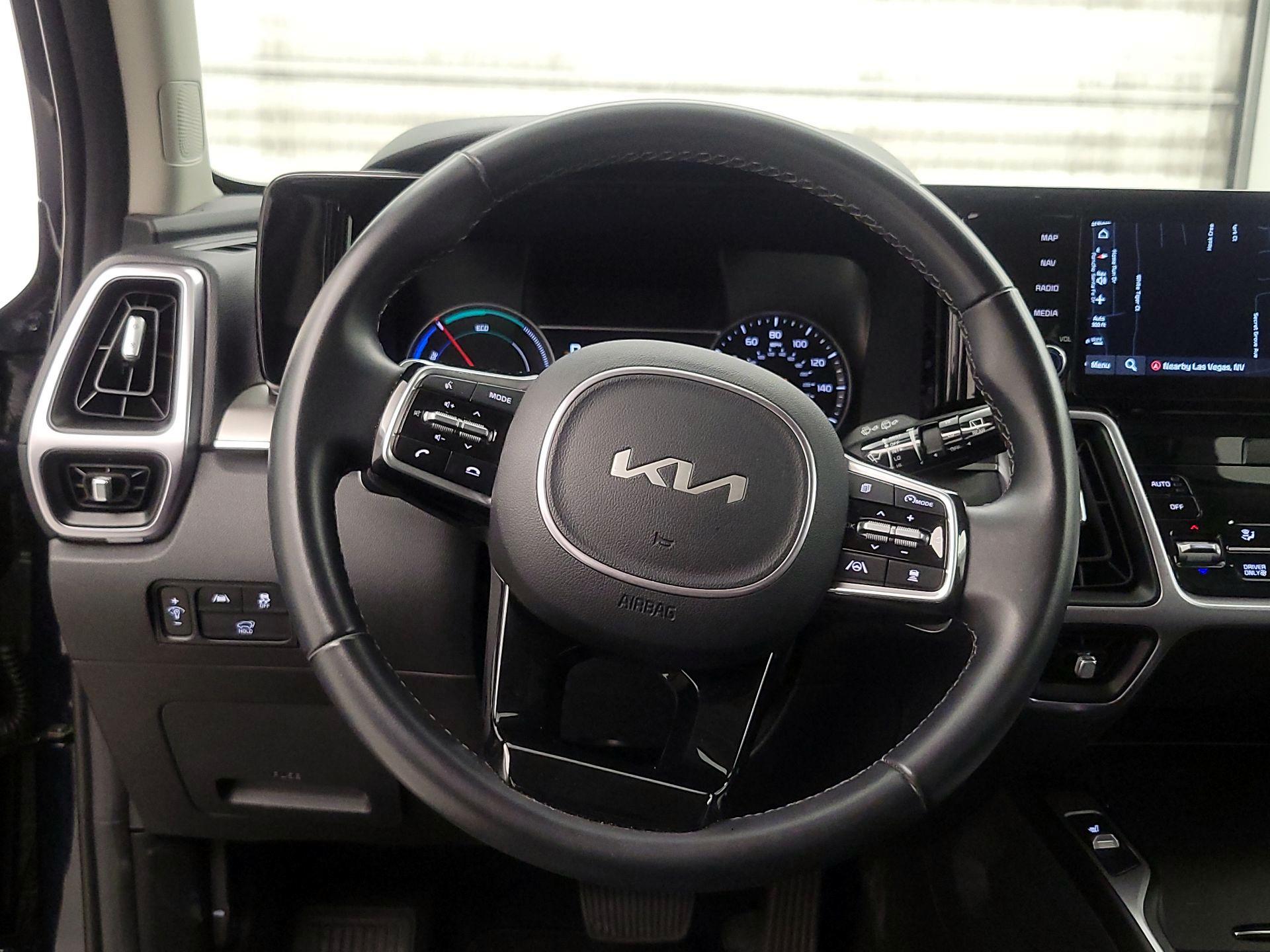 Thumbnail: 2023 Kia Sorento - 10