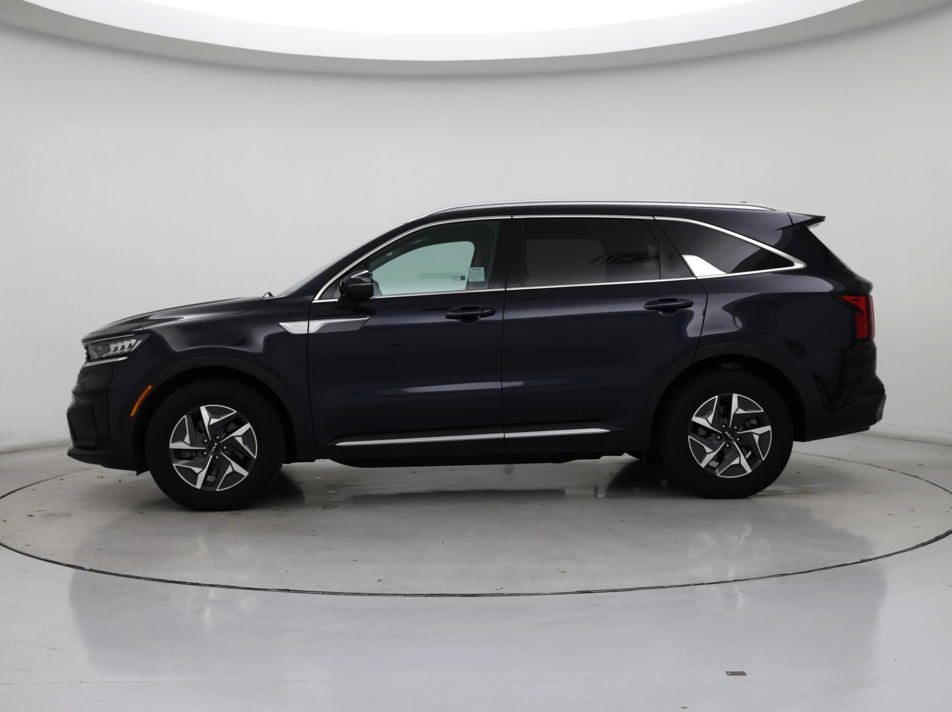 Thumbnail: 2023 Kia Sorento - 3