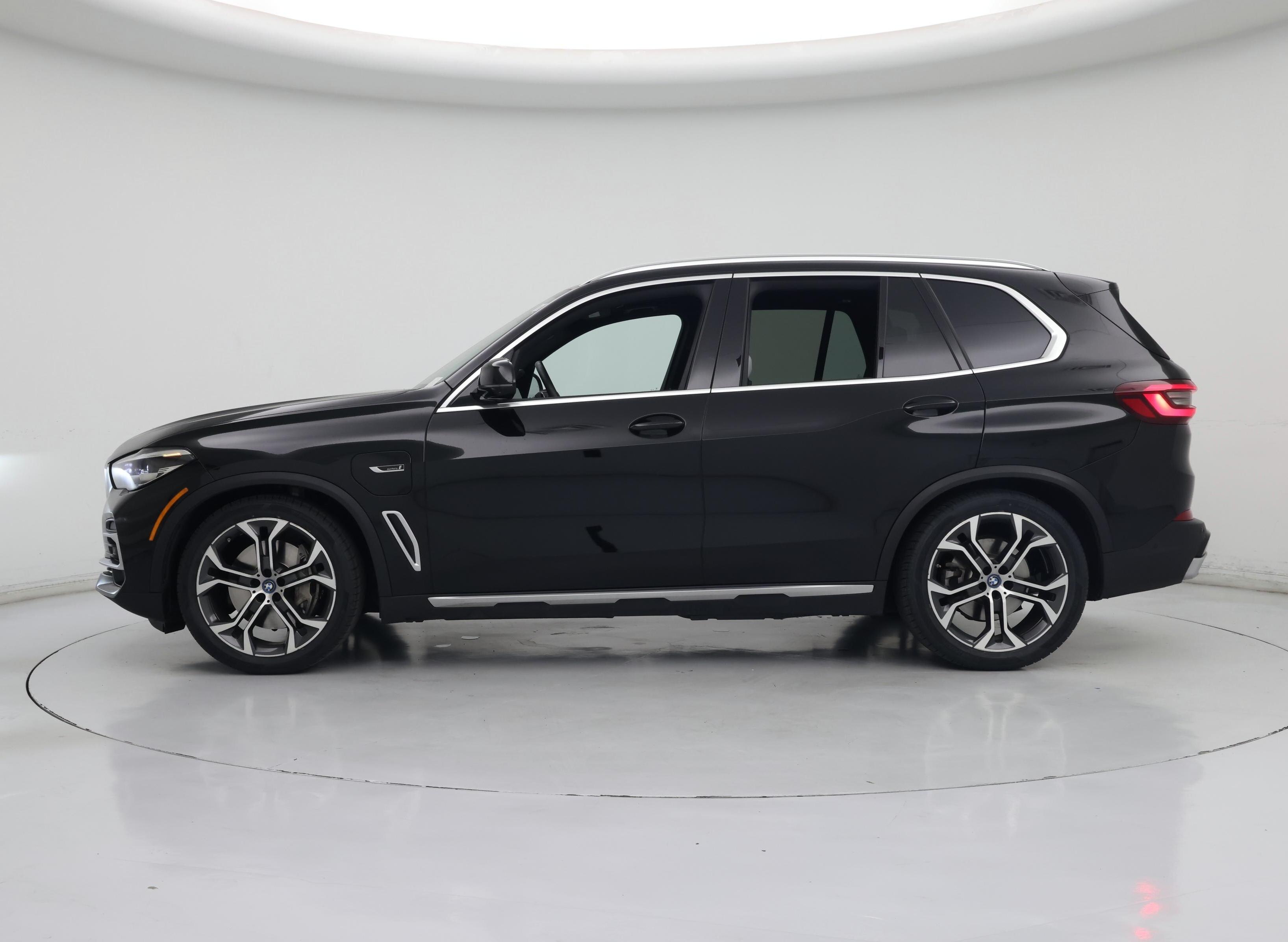 Thumbnail: 2023 BMW X5 - 3