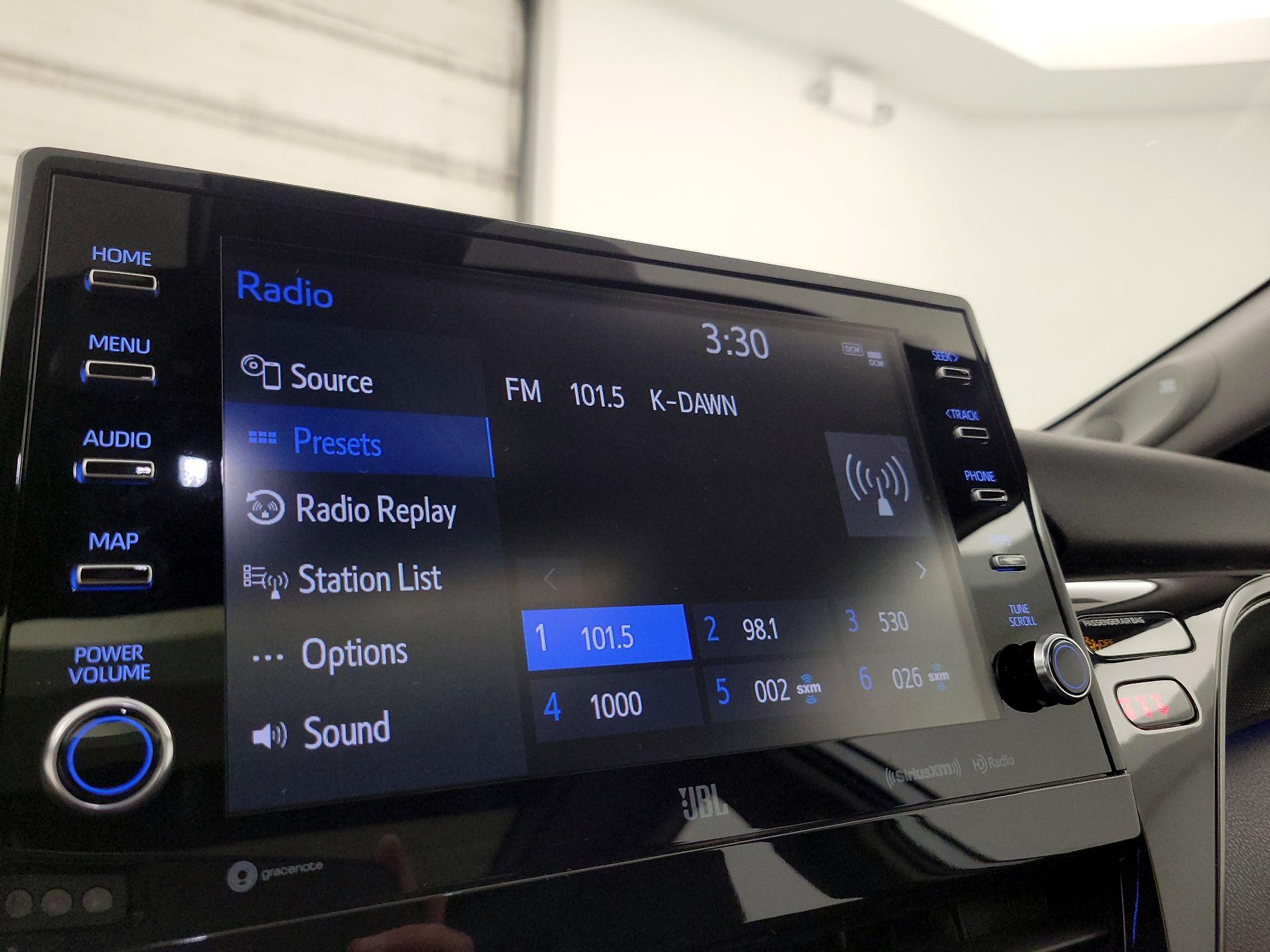 Thumbnail: 2022 Toyota Camry - 16