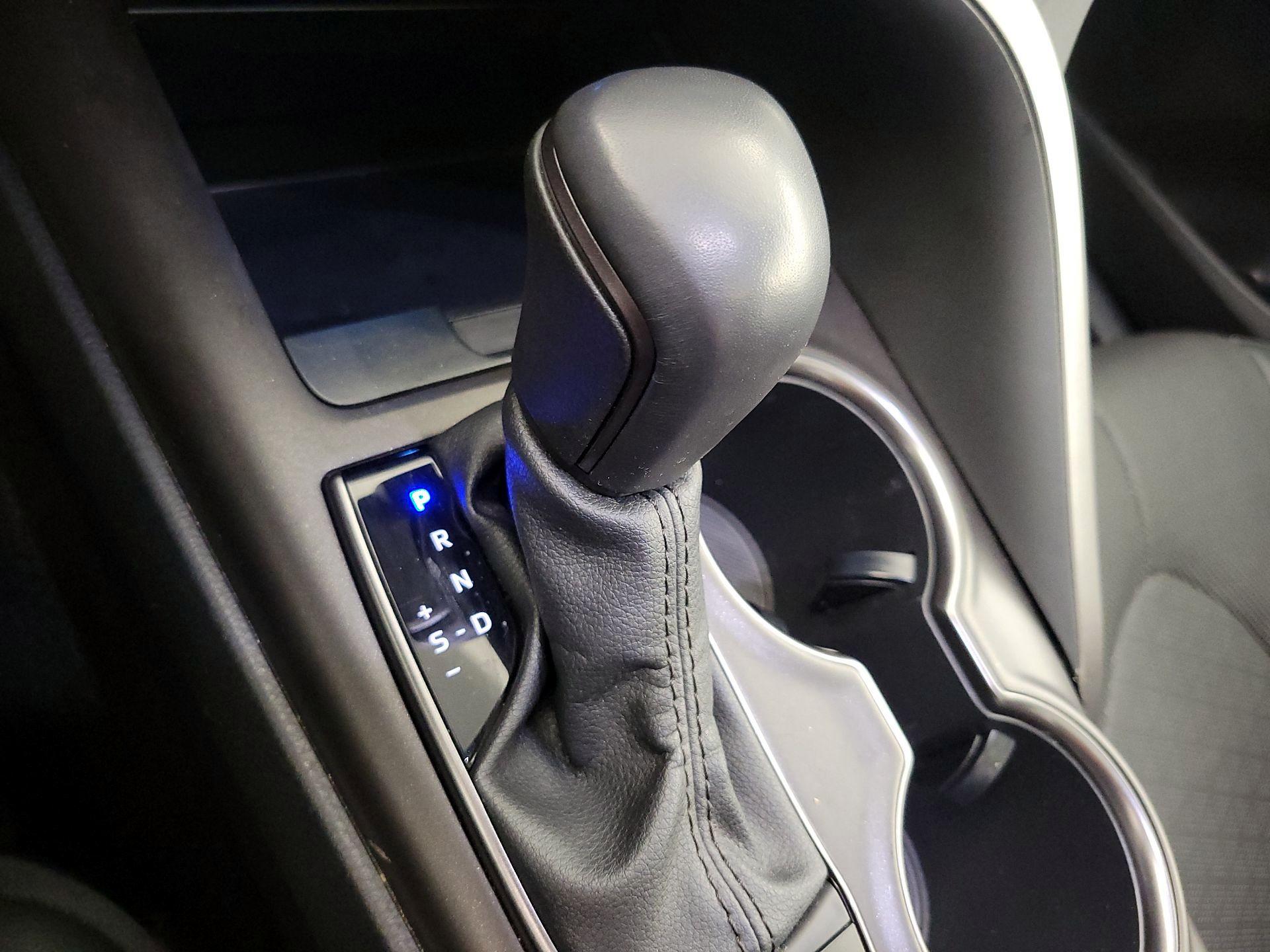 Thumbnail: 2022 Toyota Camry - 18