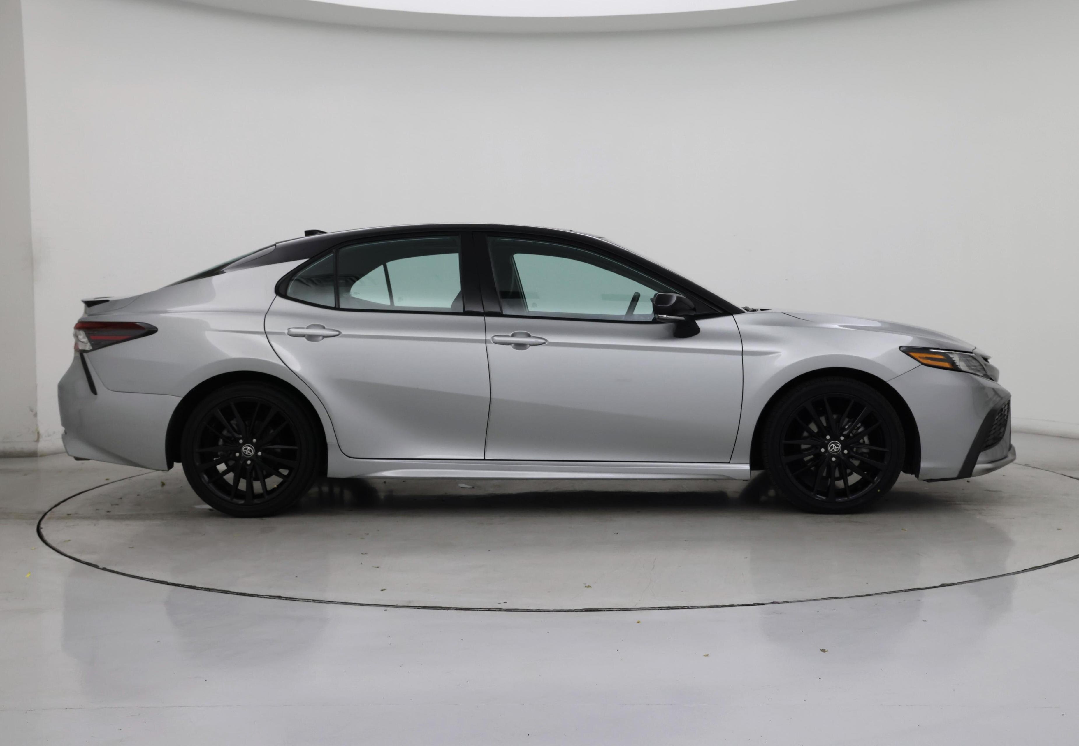 Thumbnail: 2022 Toyota Camry - 7