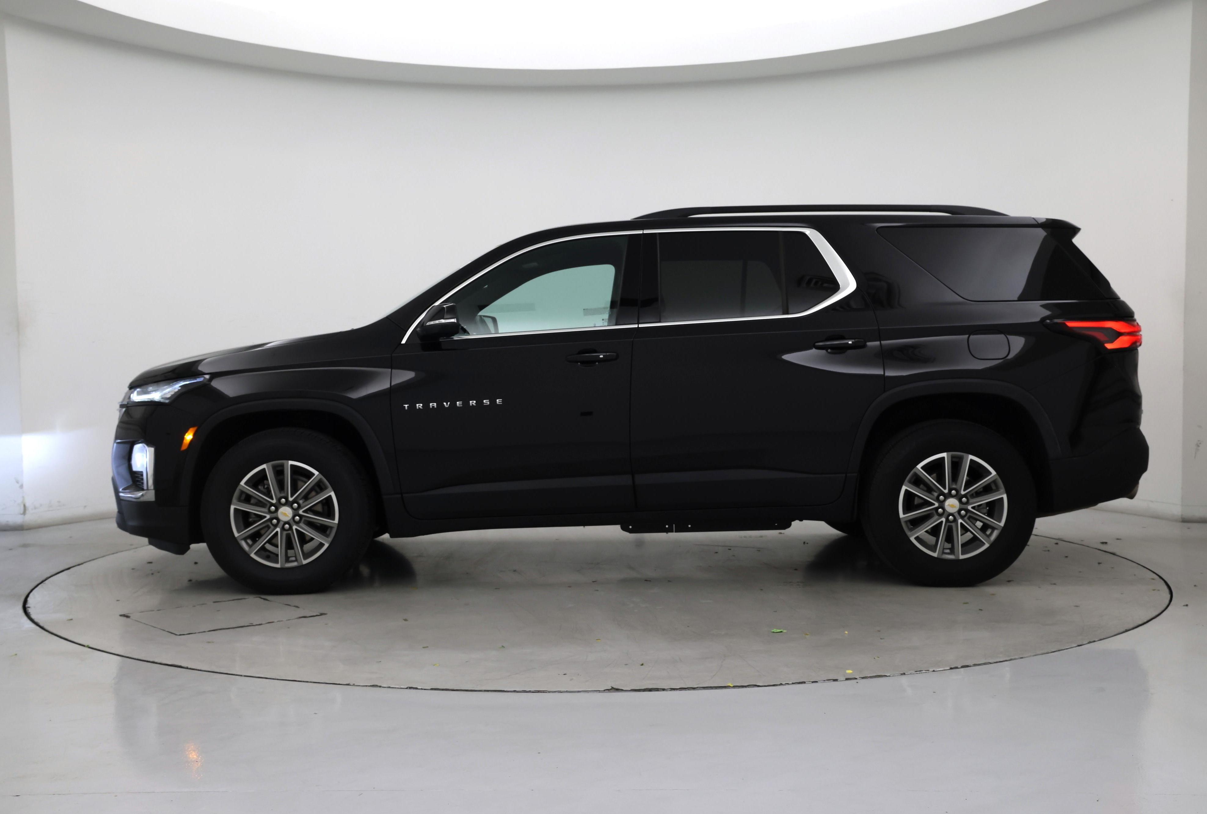 Thumbnail: 2023 Chevrolet Traverse - 3