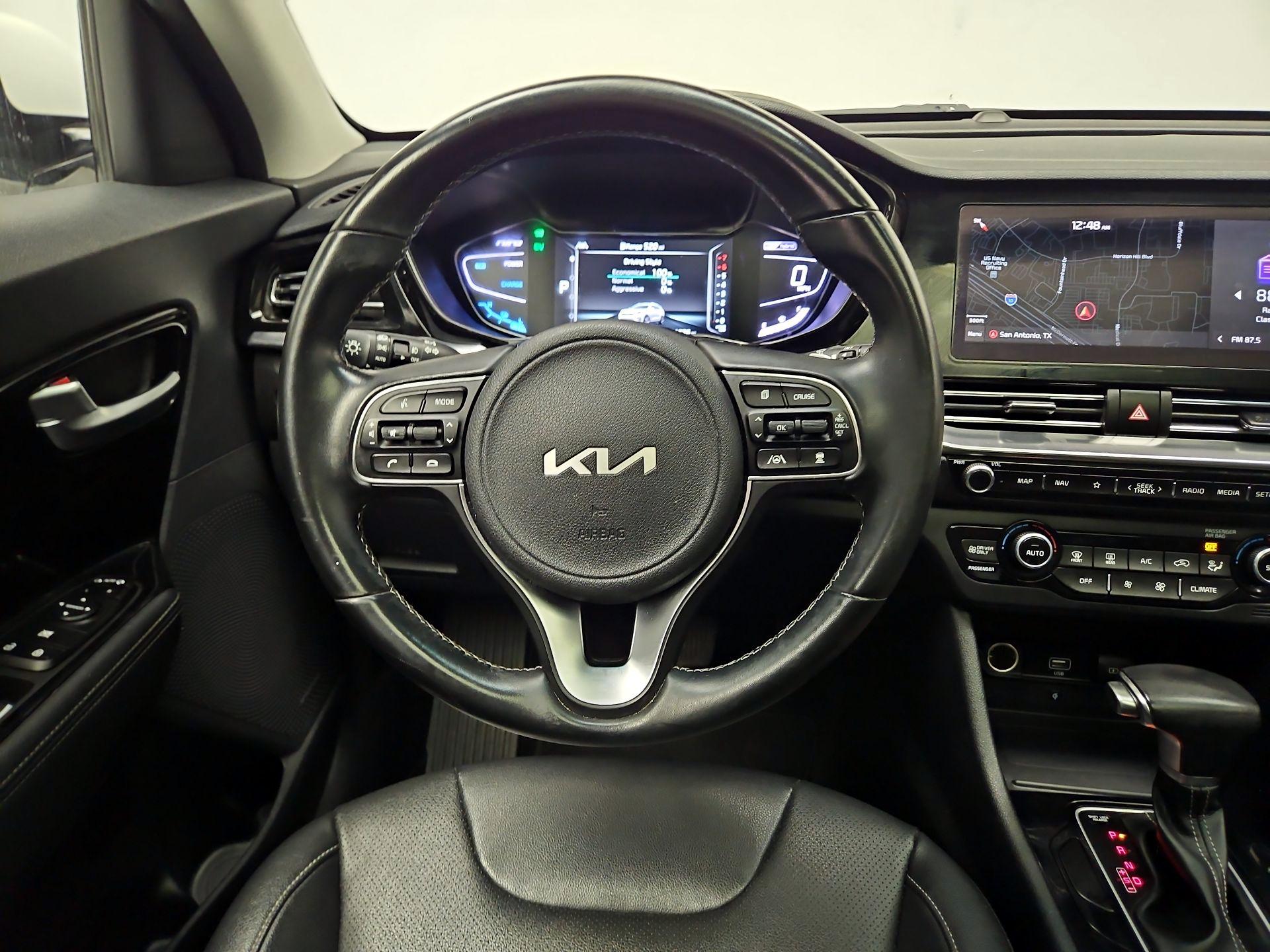 Thumbnail: 2022 Kia Niro - 10