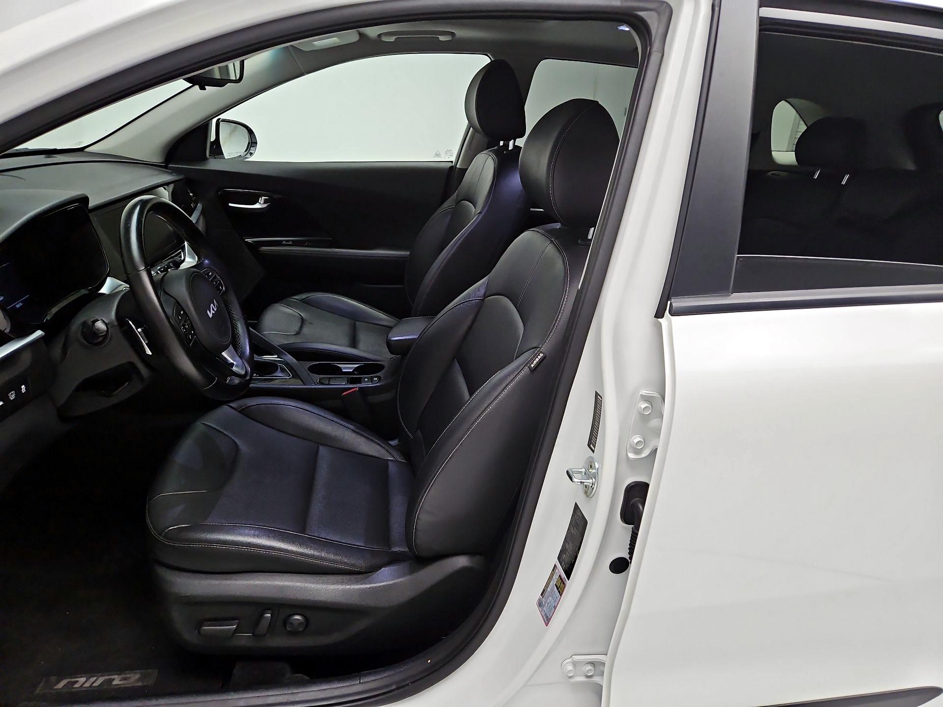 Thumbnail: 2022 Kia Niro - 11