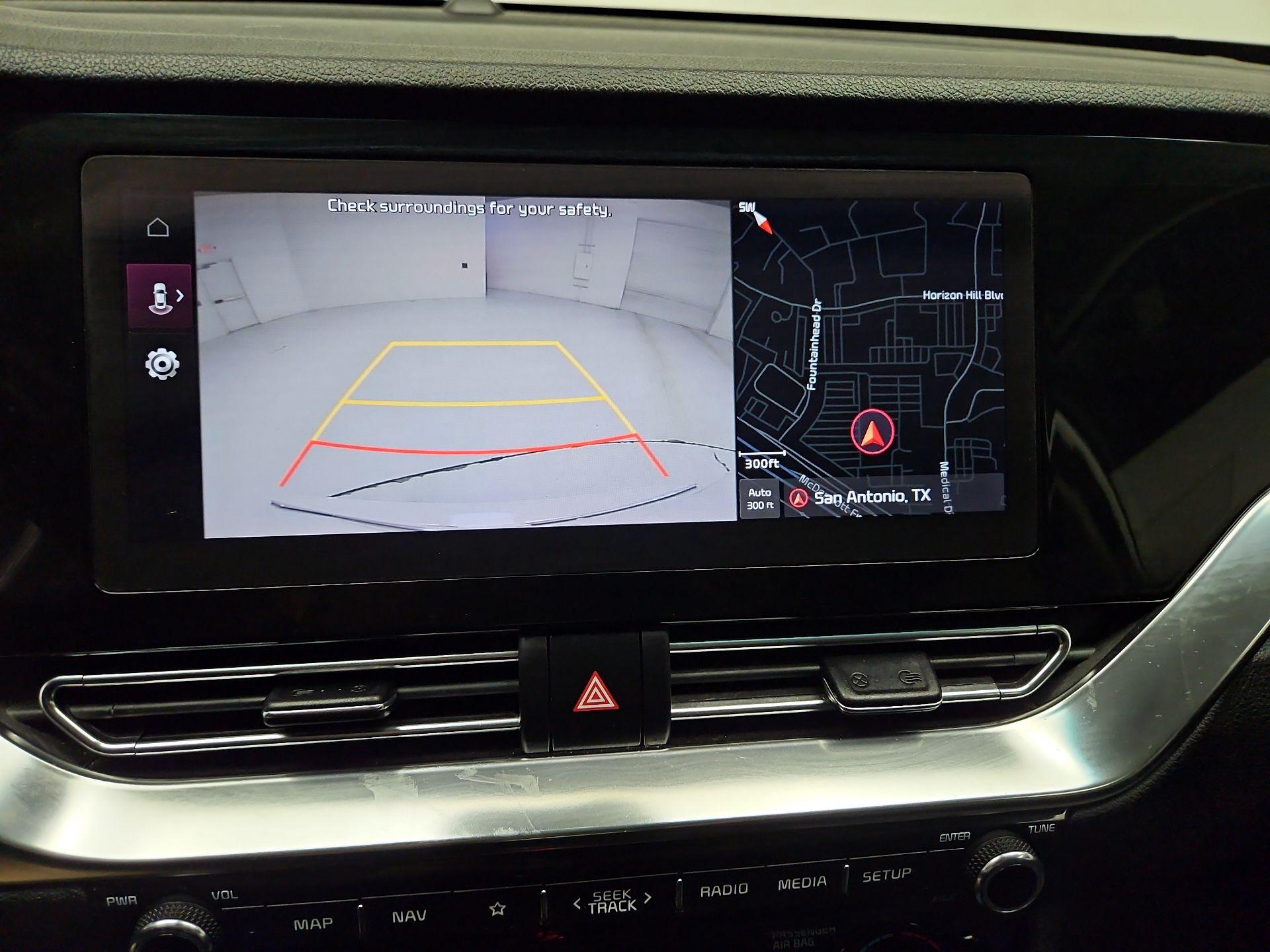 Thumbnail: 2022 Kia Niro - 15